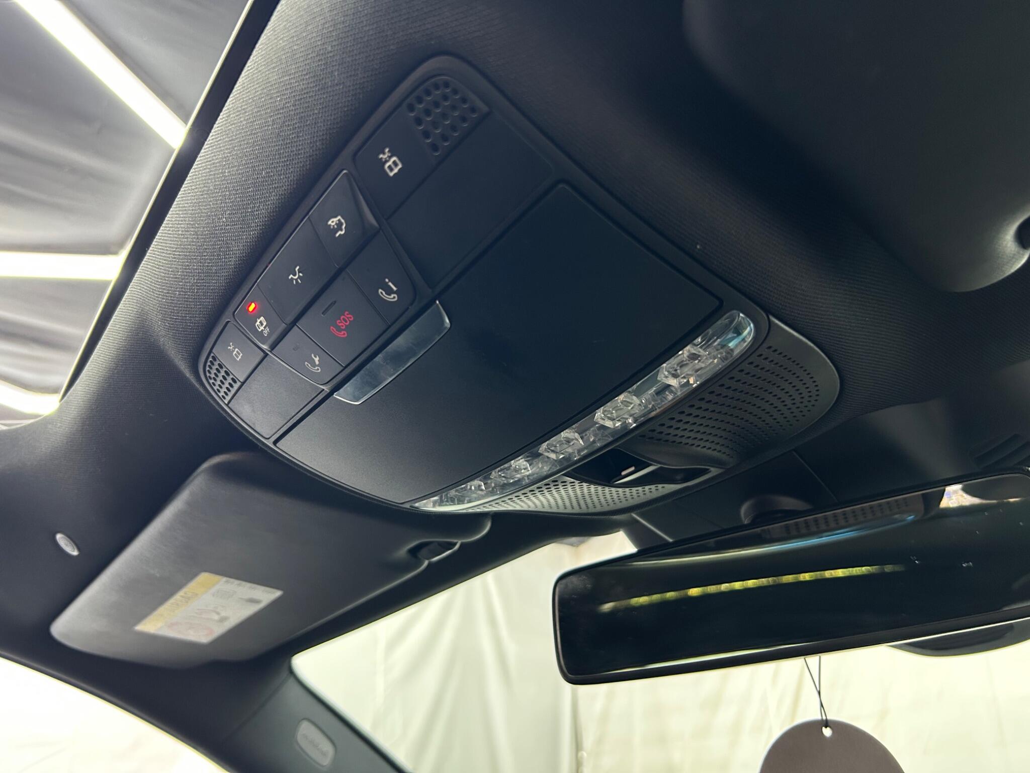 Mercedes-Benz E Class view 54