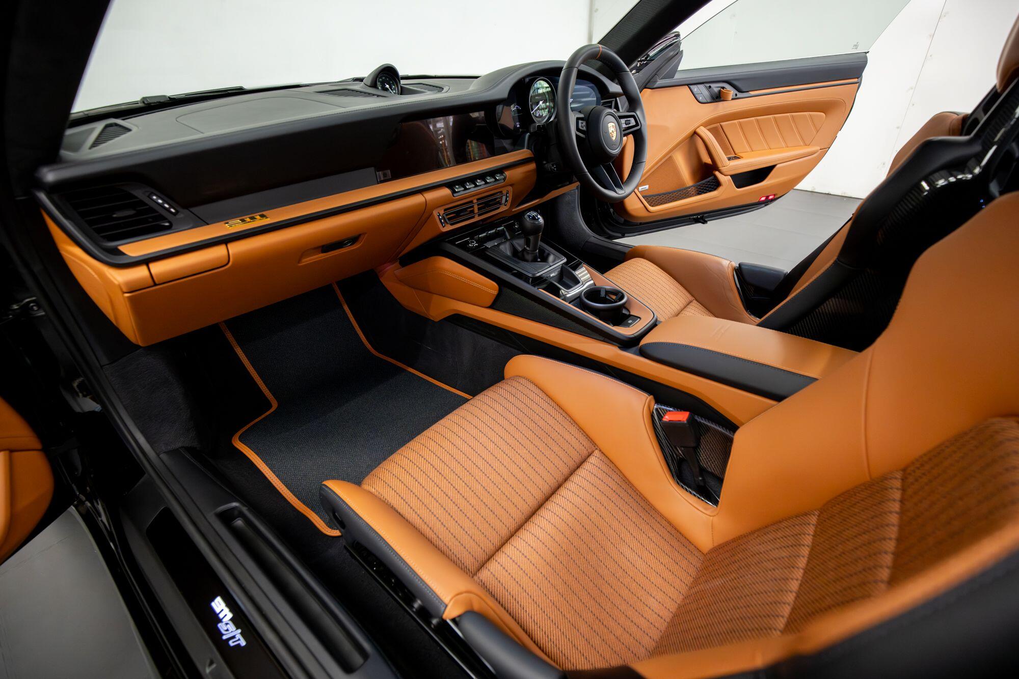 Porsche 911 view 30