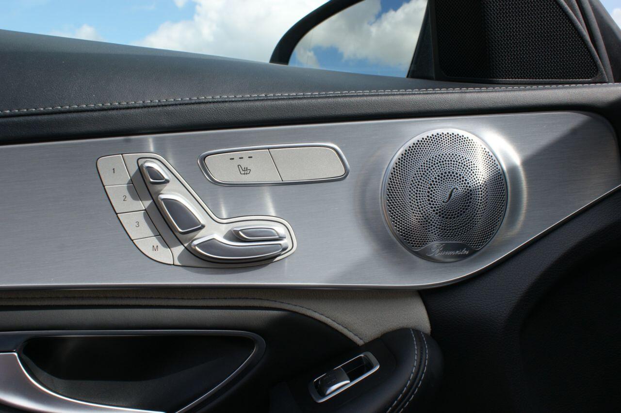 Mercedes-Benz C Class view 28