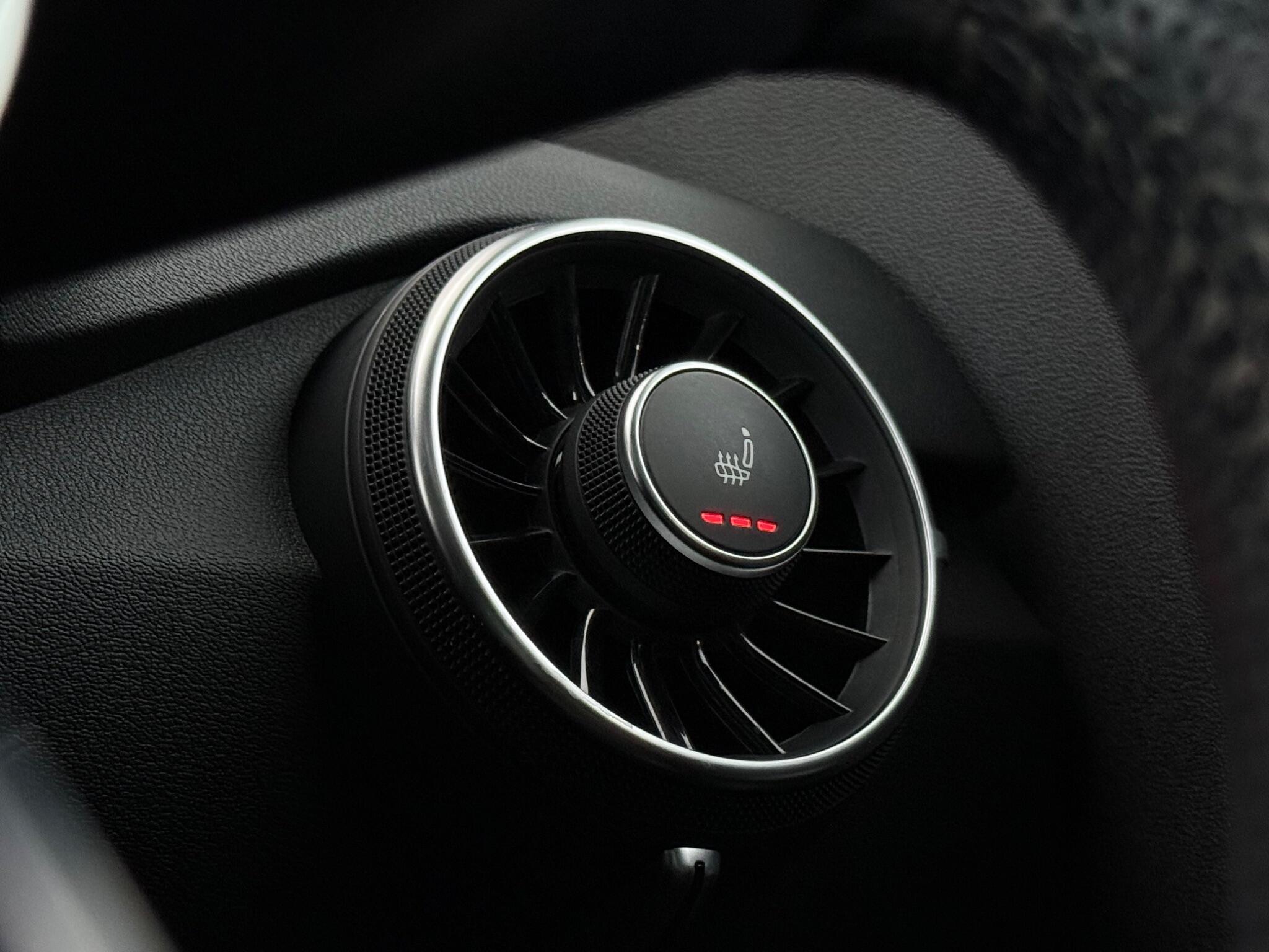 Audi TT view 20