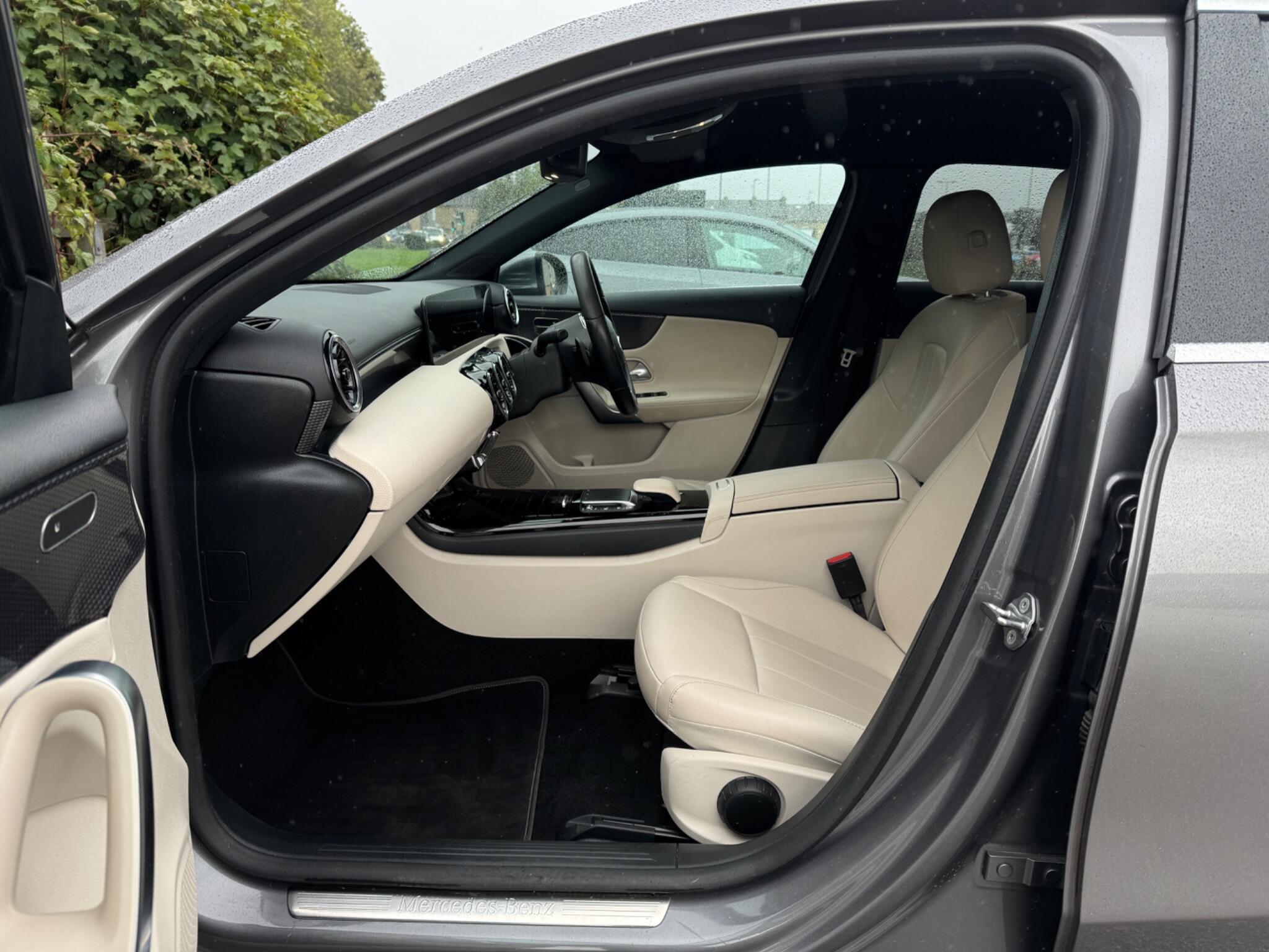Mercedes-Benz A-Class view 38