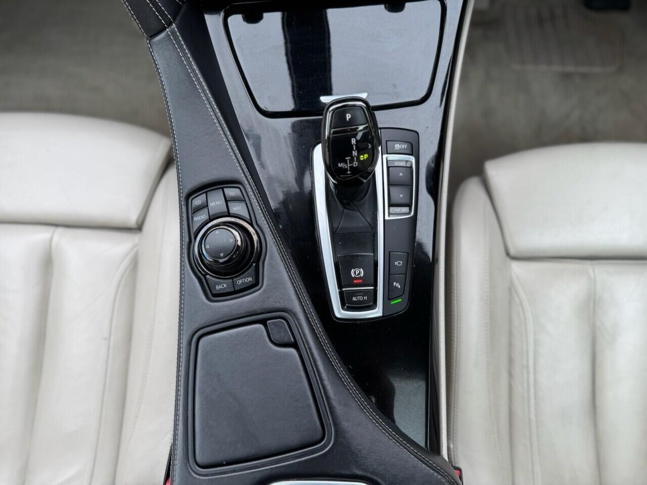 BMW 6 Series view 10