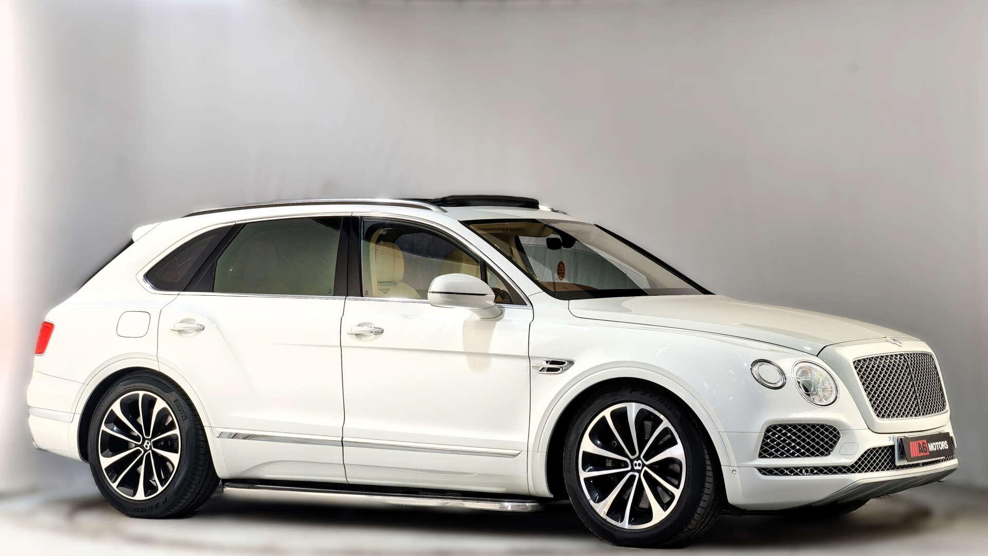 Bentley Bentayga view 21