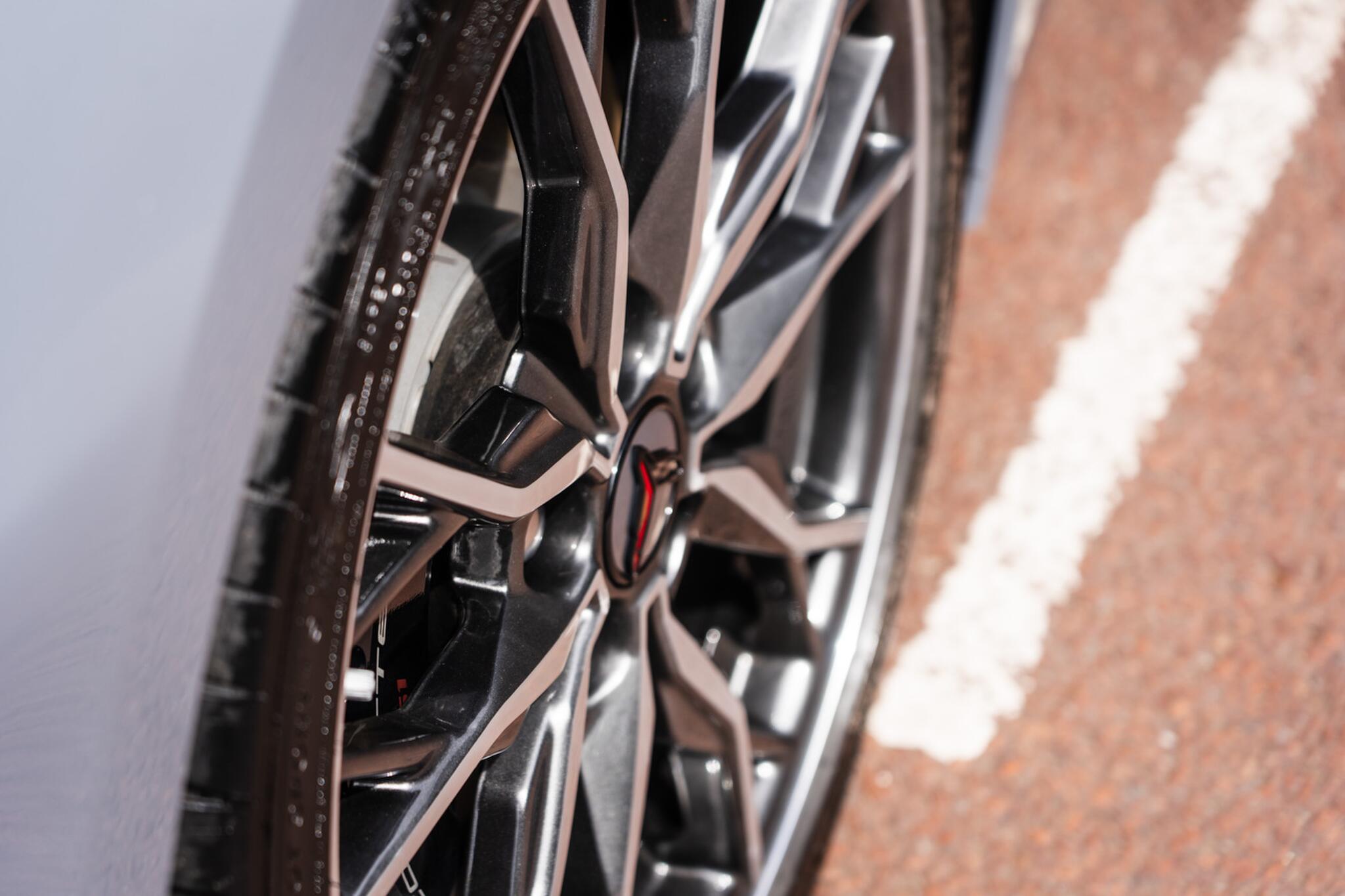Chevrolet Corvette Stingray view 12