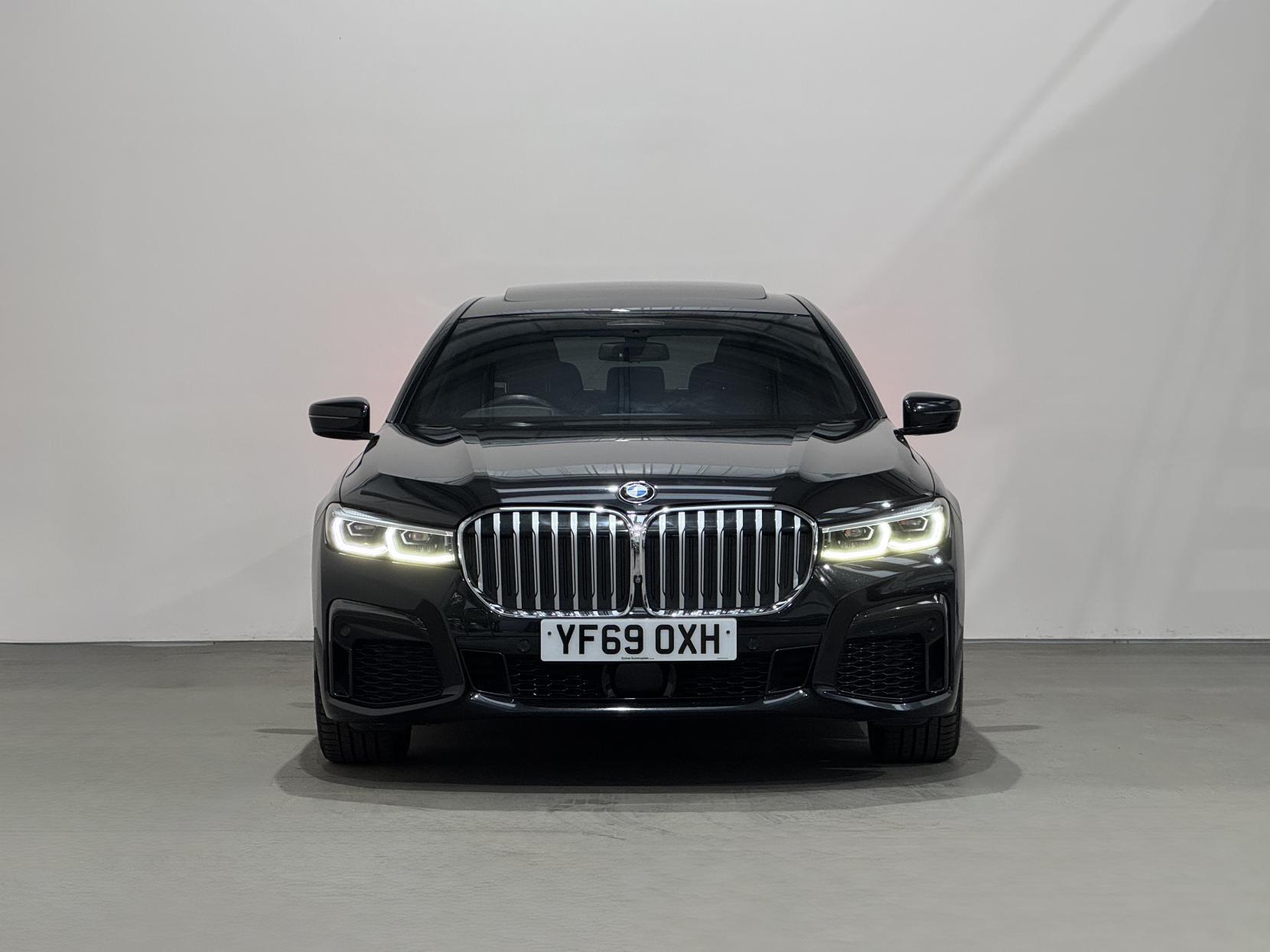 BMW 7 Series view 5