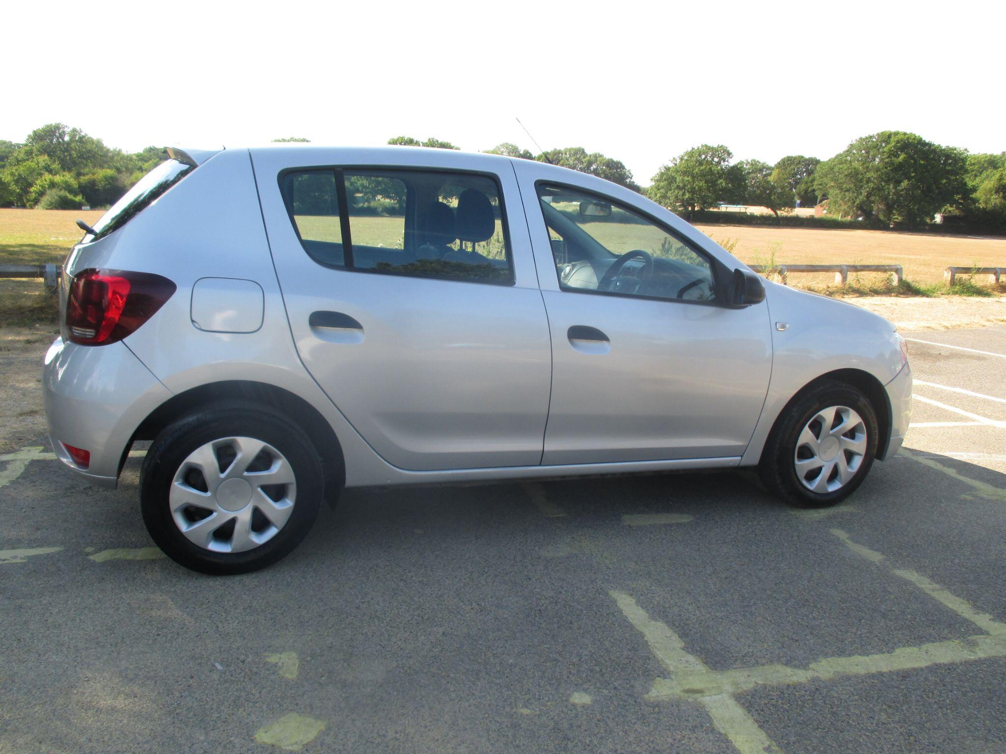 Dacia Sandero view 8
