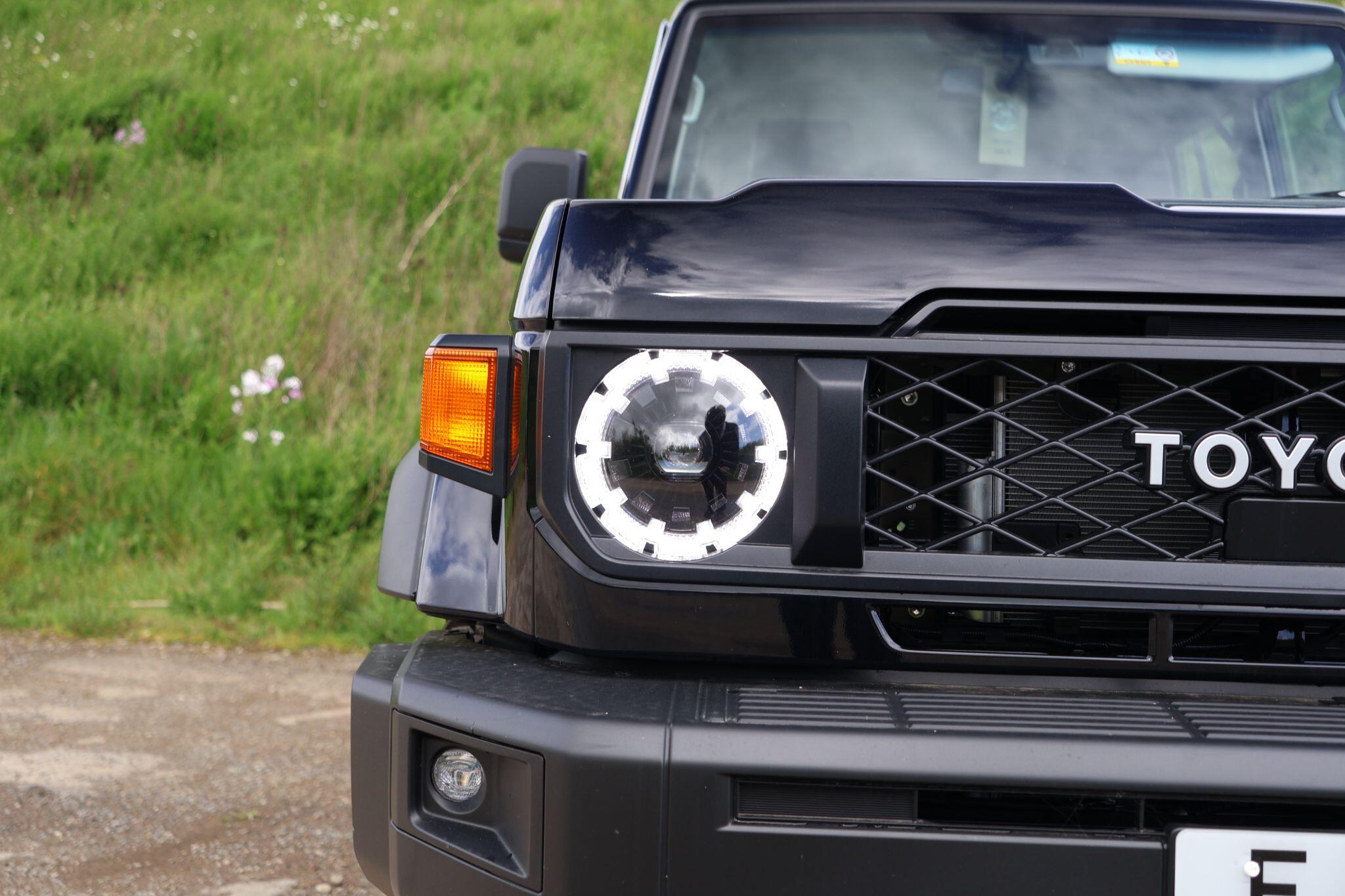 Toyota Land Cruiser view 5