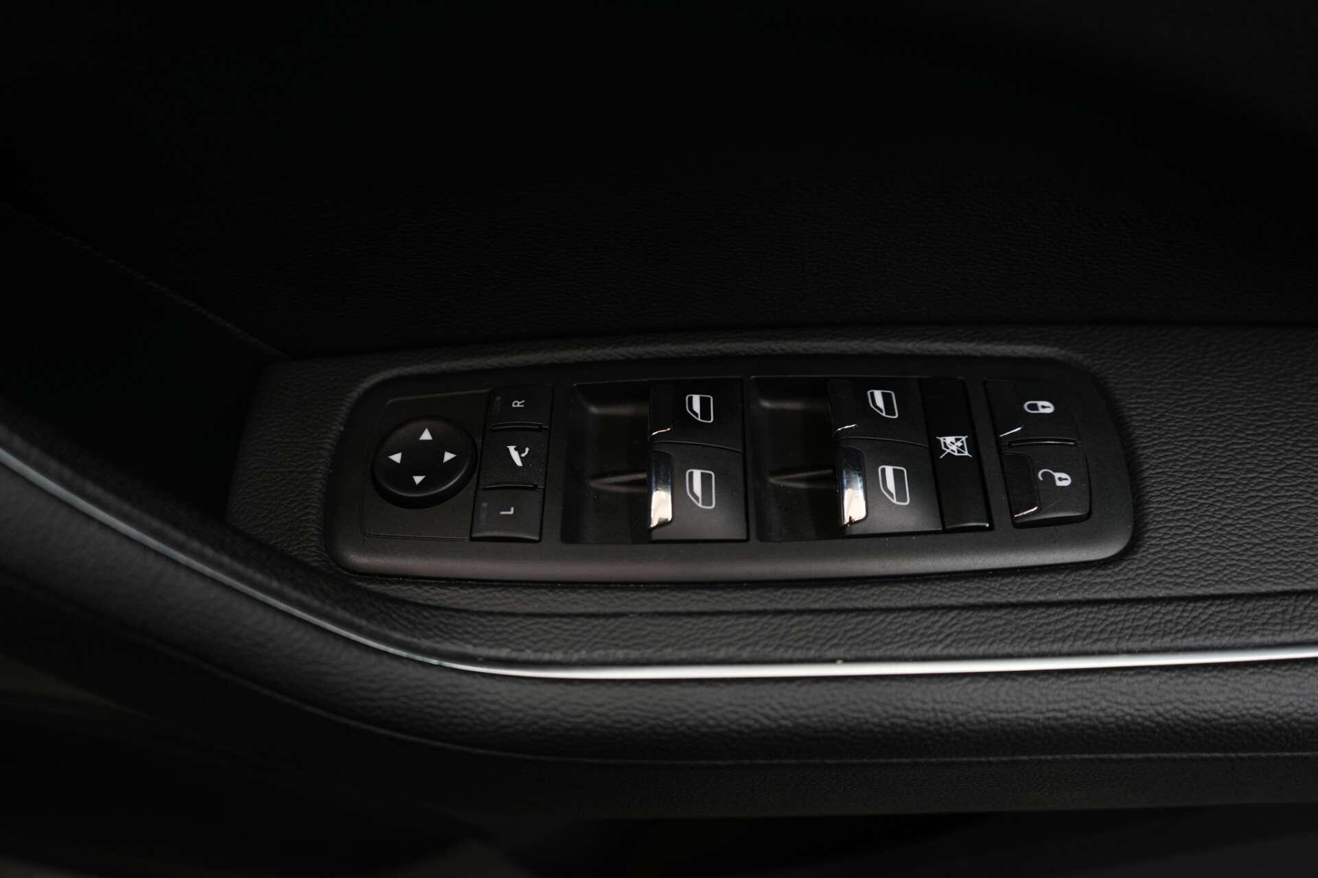 Maserati Levante view 24