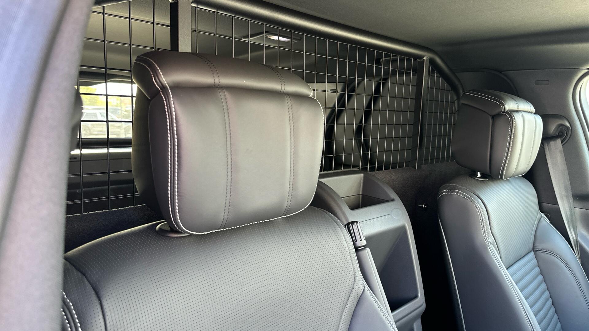 Land Rover Discovery view 36
