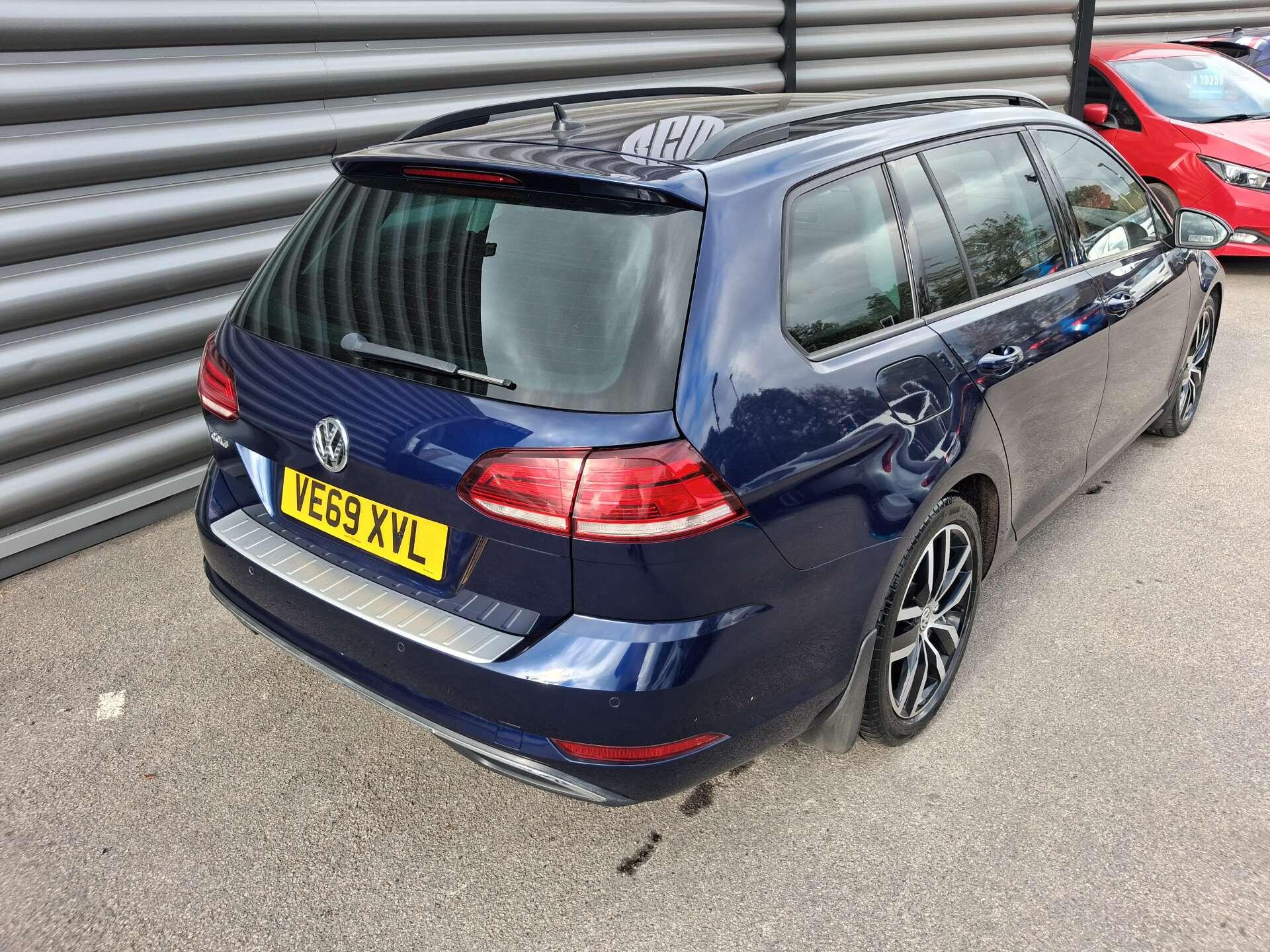 Volkswagen Golf view 2