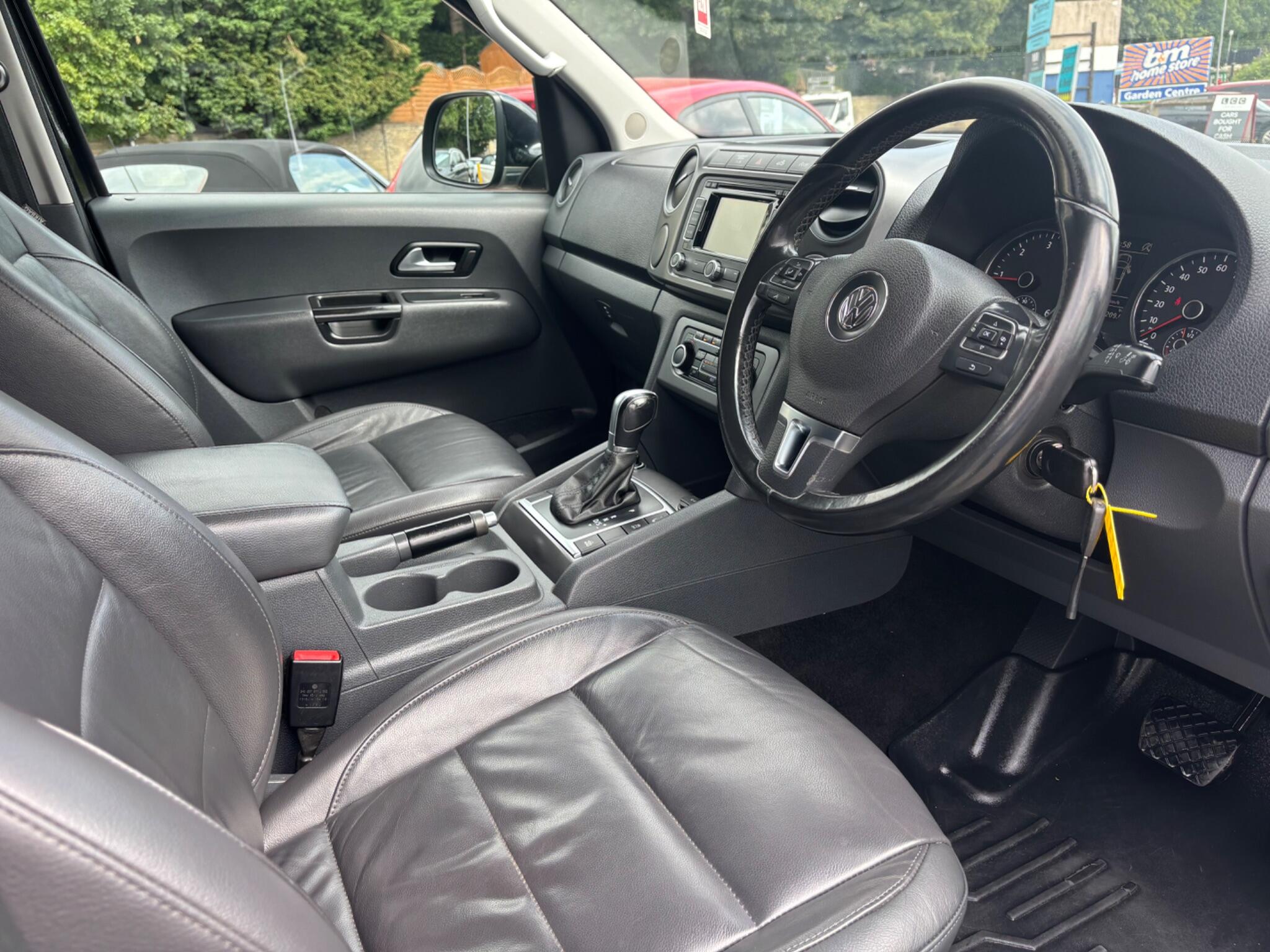 Volkswagen Amarok view 14