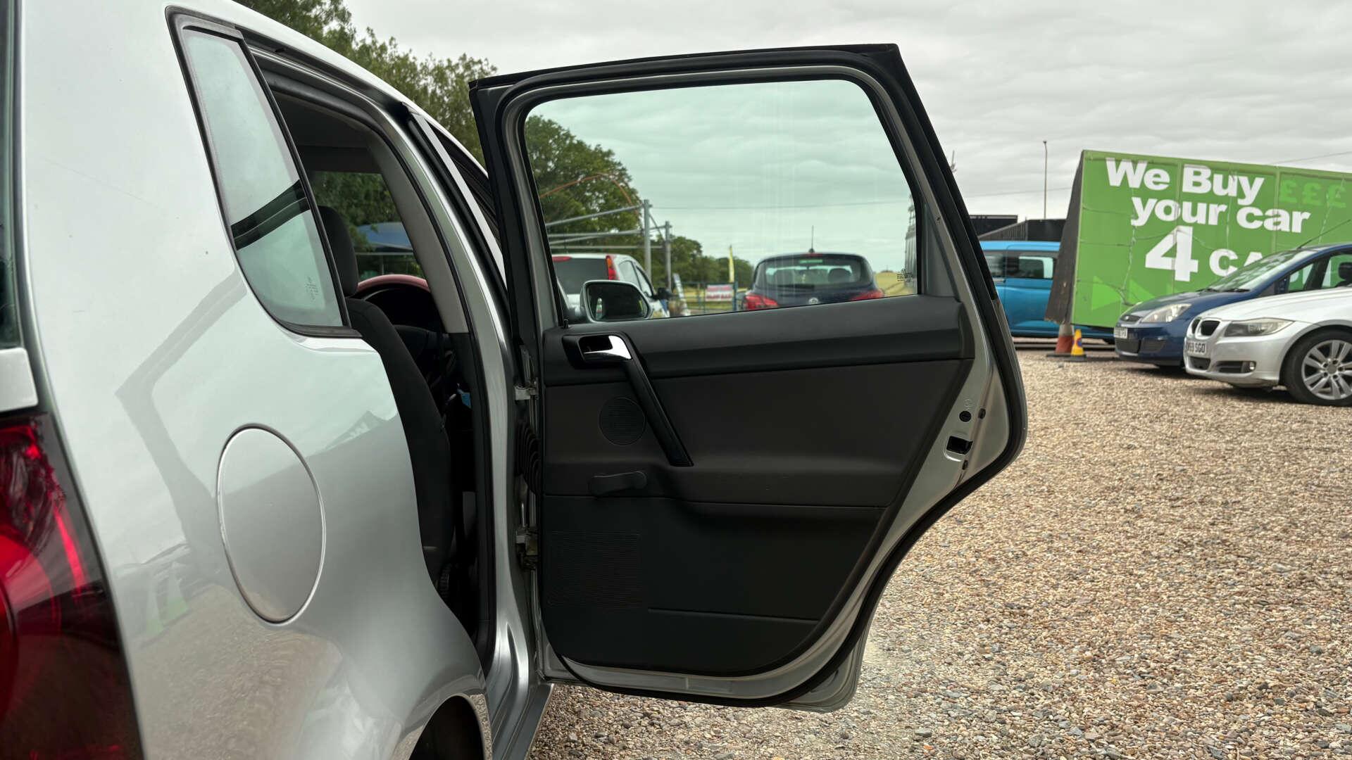 Volkswagen Polo view 27