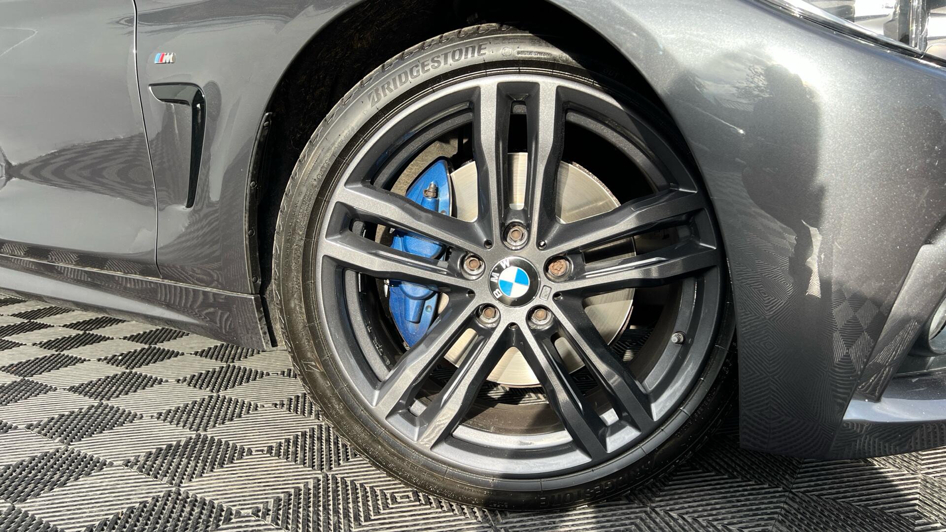 BMW 4 Series view 25