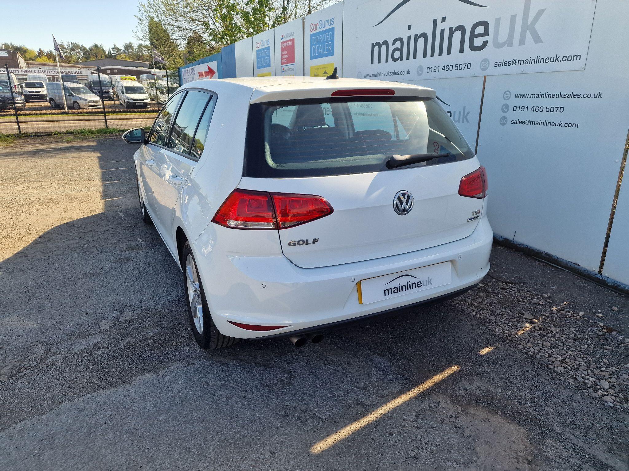 Volkswagen Golf view 3