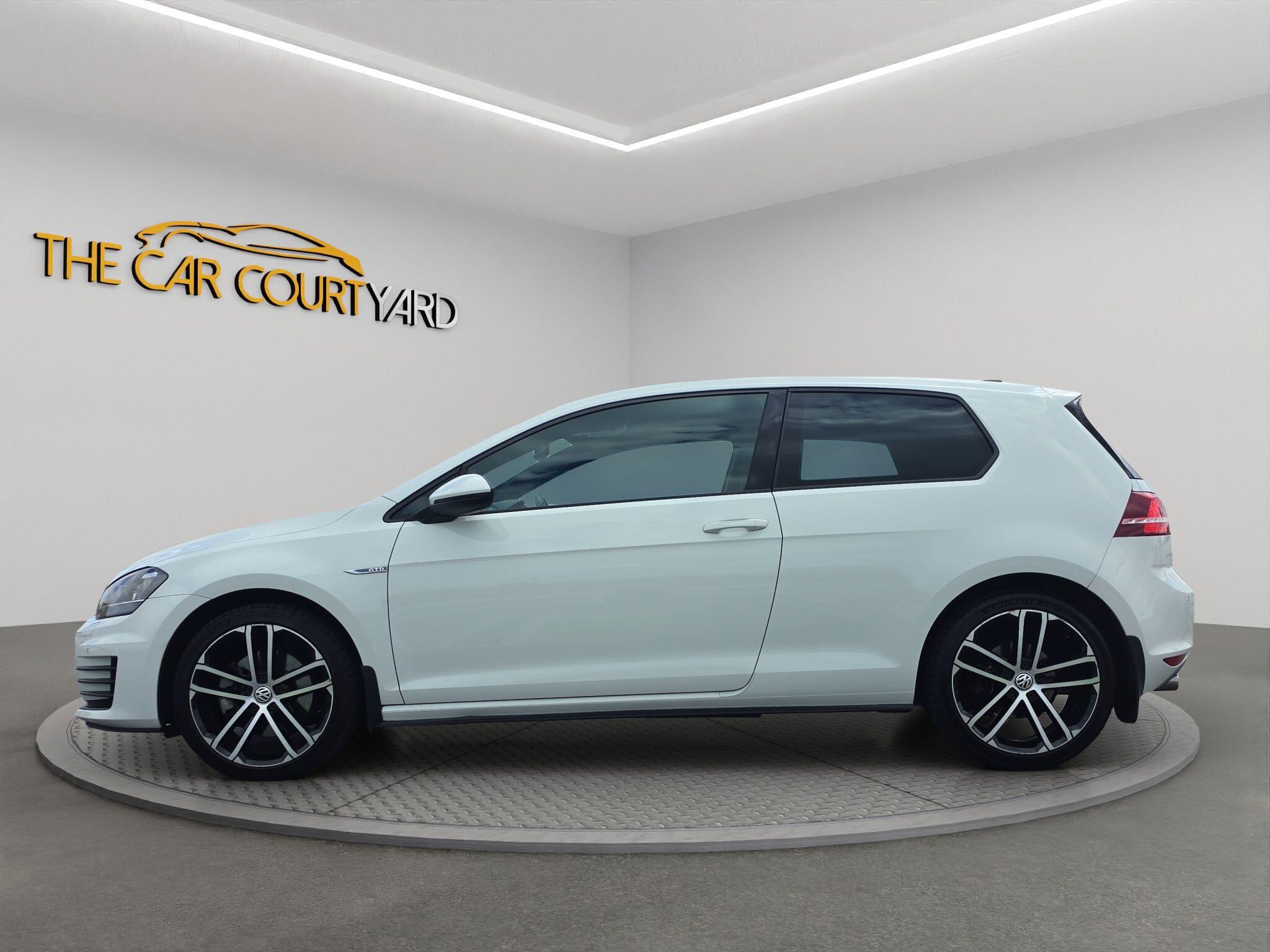 Volkswagen Golf view 6