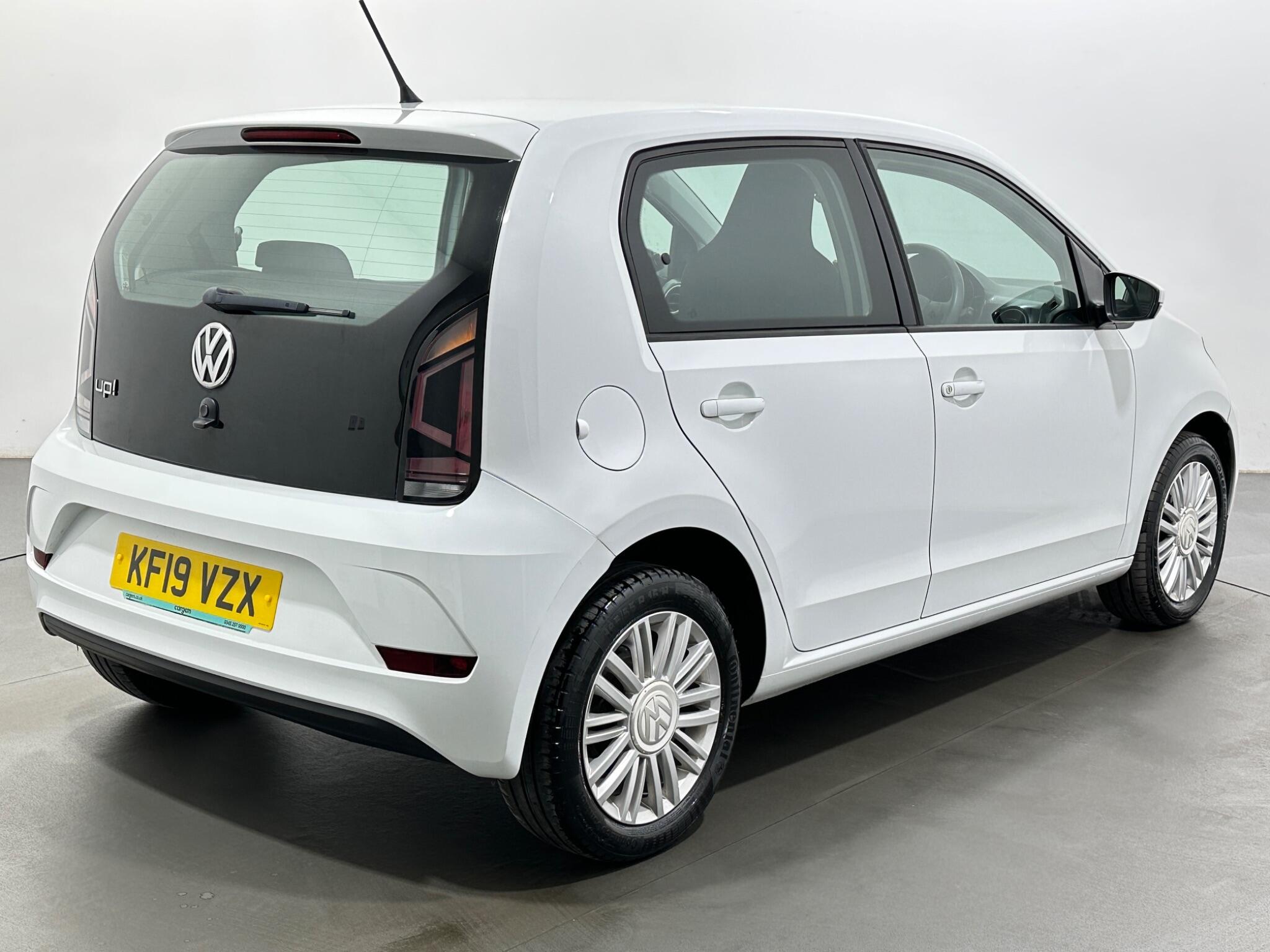 Volkswagen Up! view 8