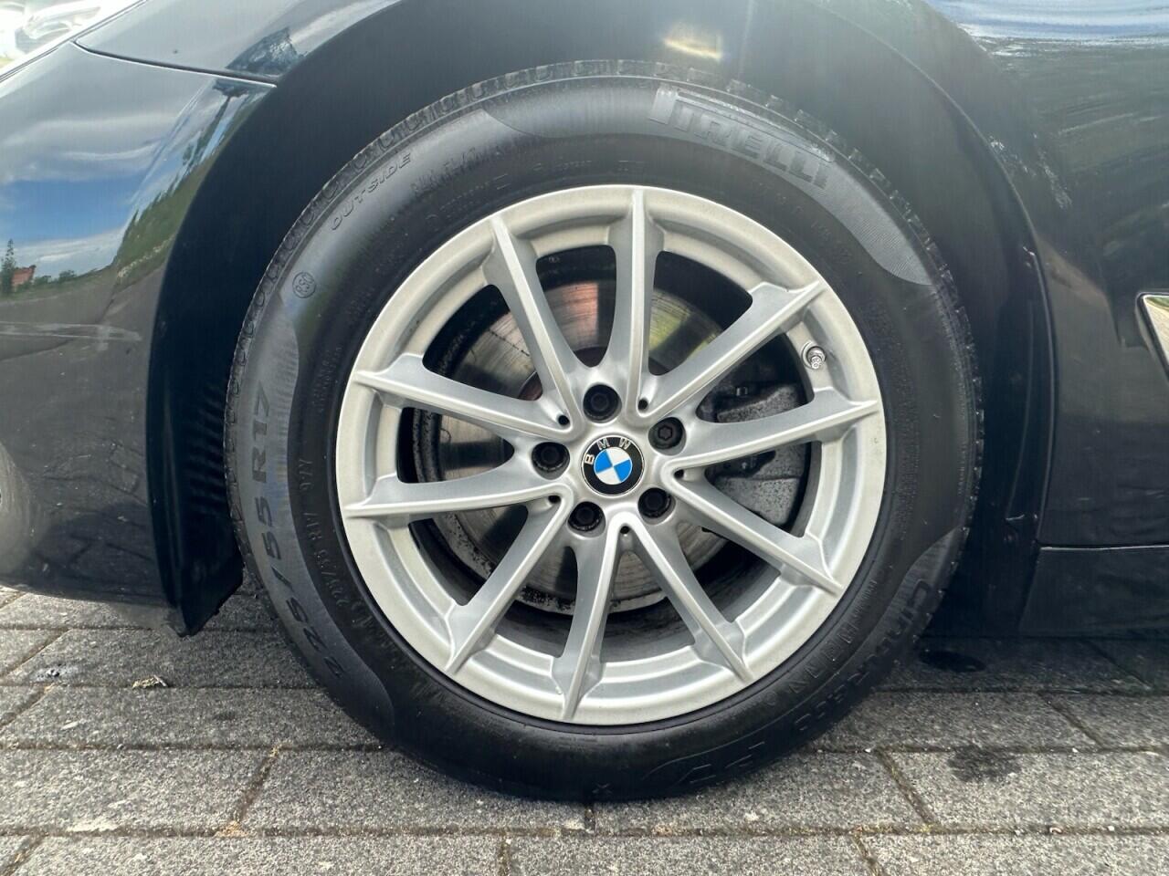 BMW 5 Series view 35
