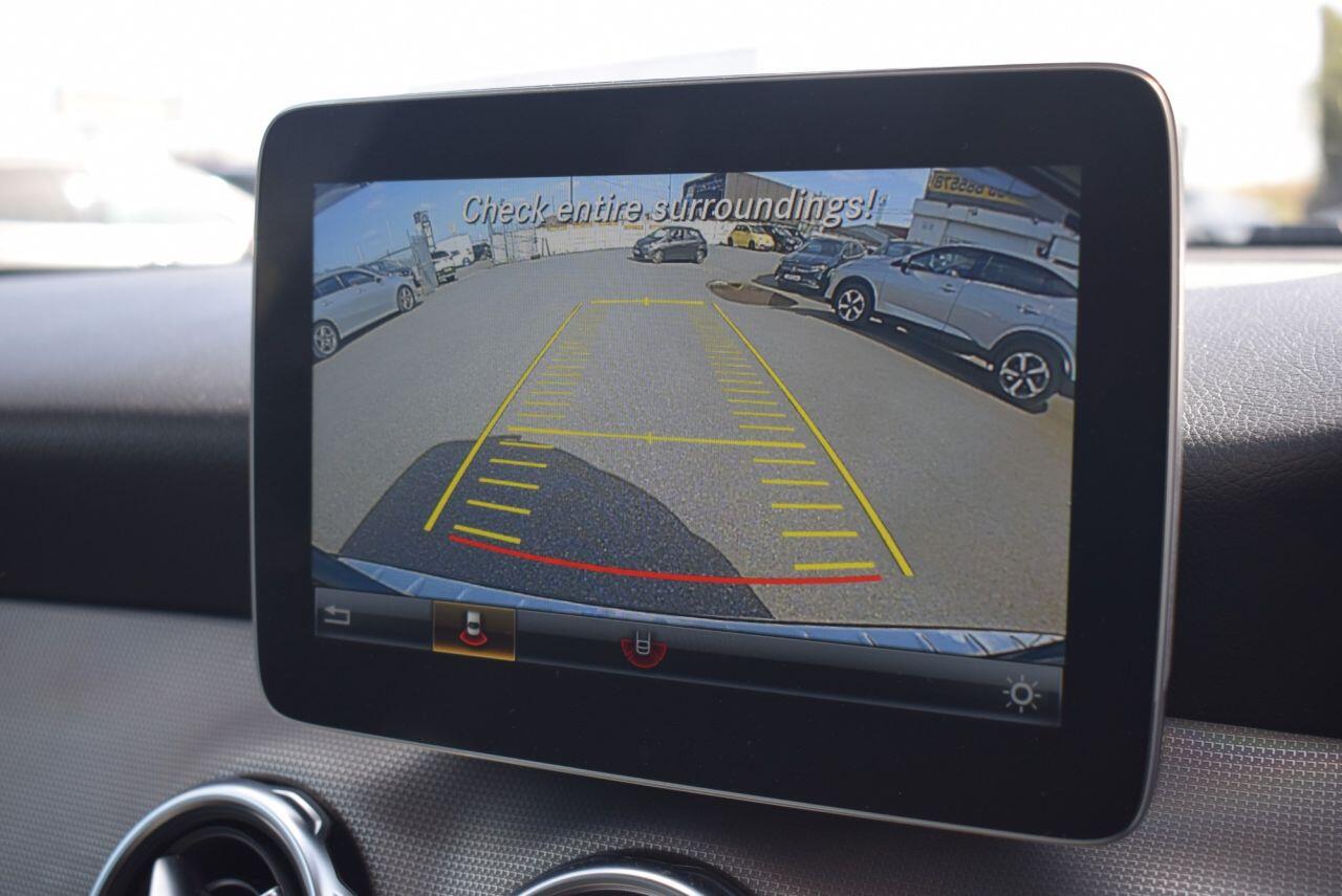 Mercedes-Benz Gla view 2