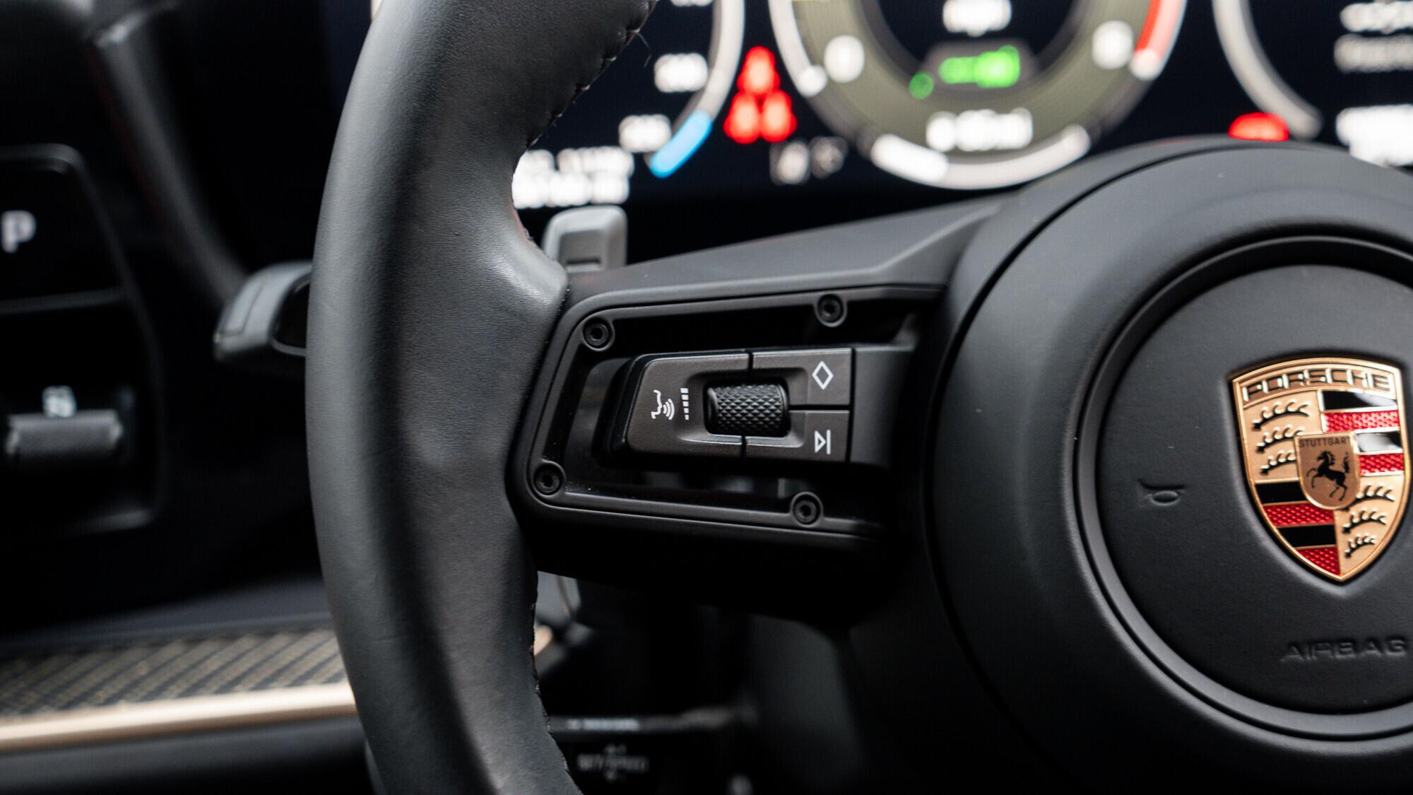 Porsche Cayenne view 23