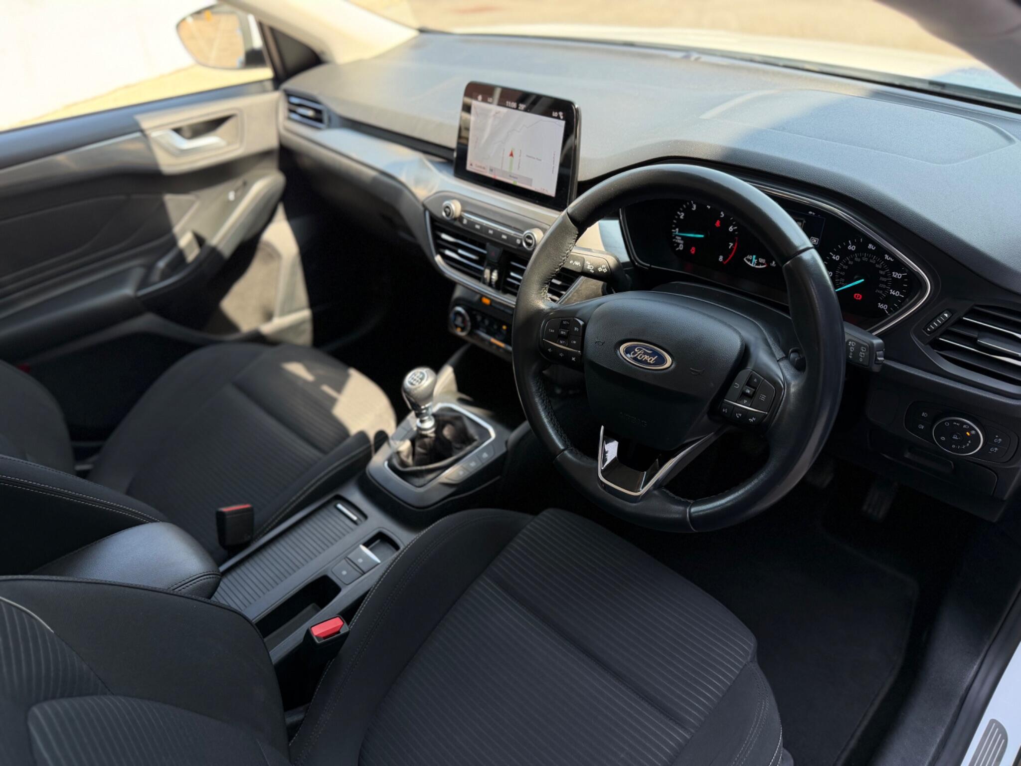 Ford Focus view 16