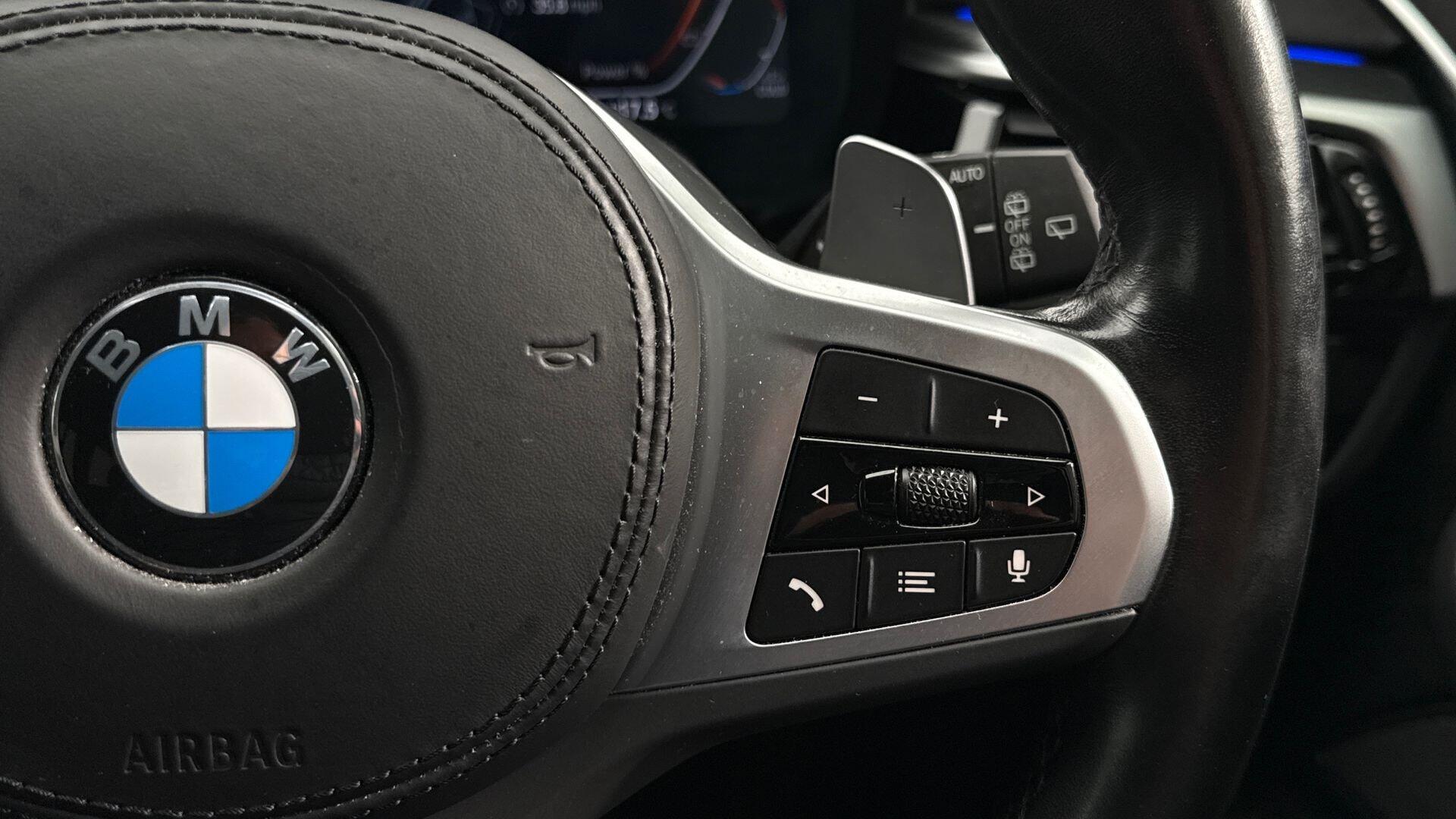 BMW 5 Series view 19