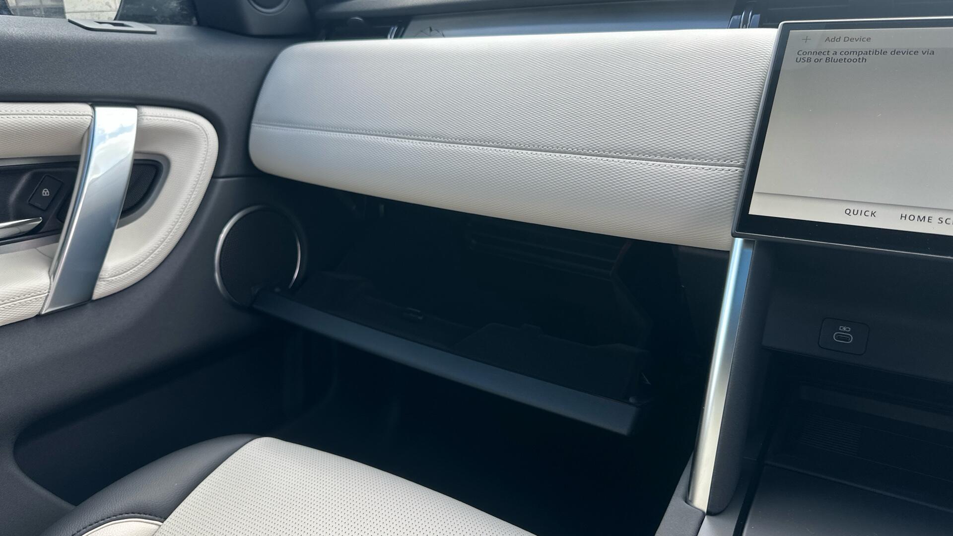Land Rover Discovery Sport view 59