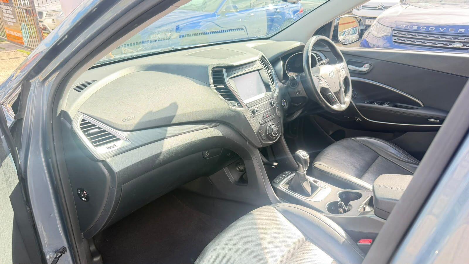 Hyundai Santa Fe view 20