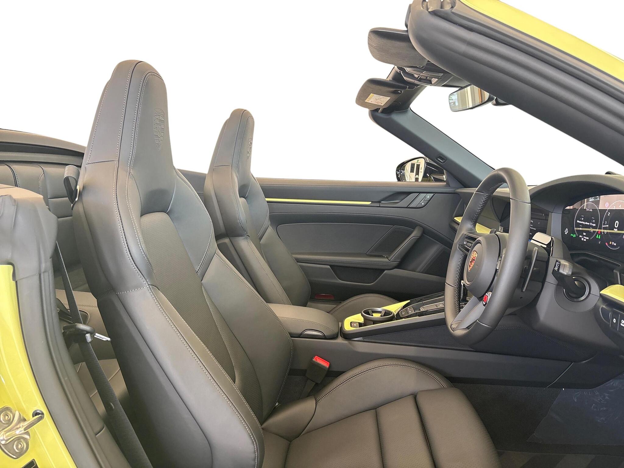 Porsche 911 view 19