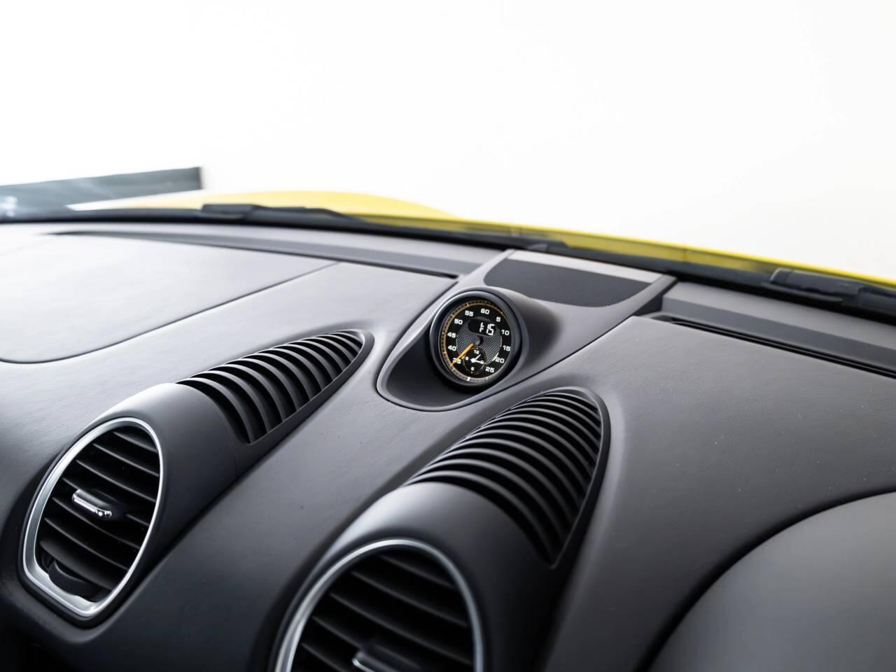 Porsche Cayman view 34