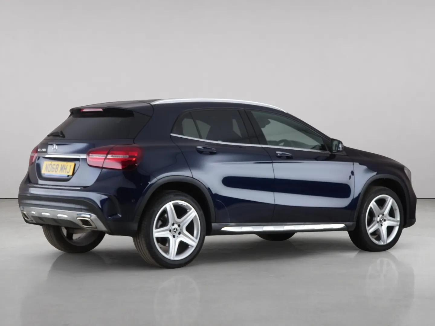 Mercedes-Benz Gla view 8