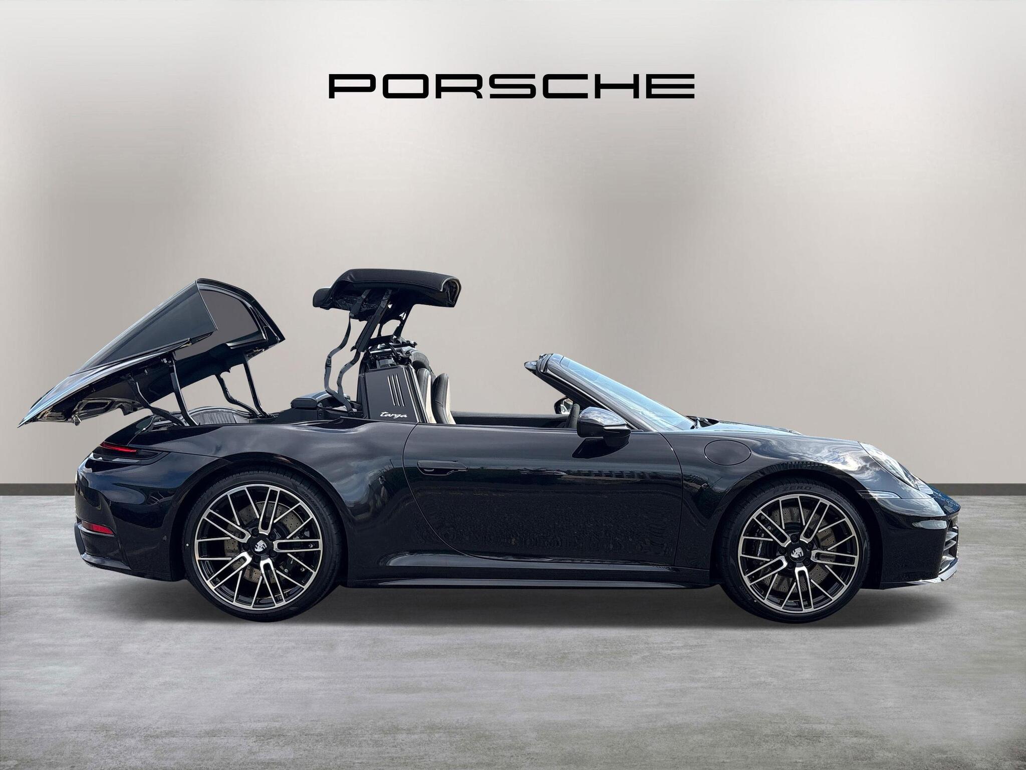 Porsche 911 view 15