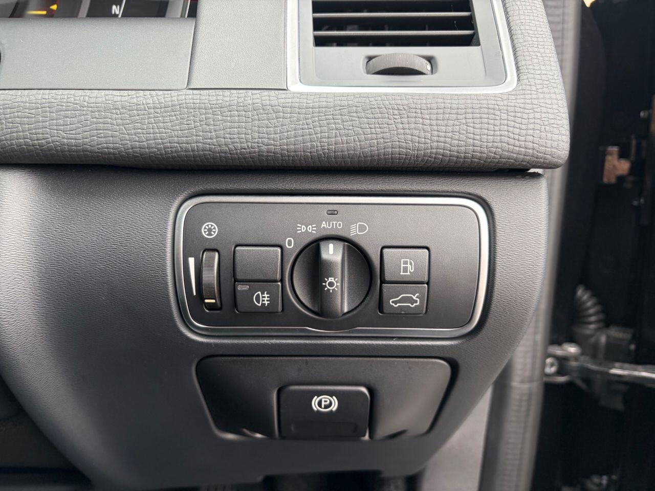 Volvo XC60 view 25