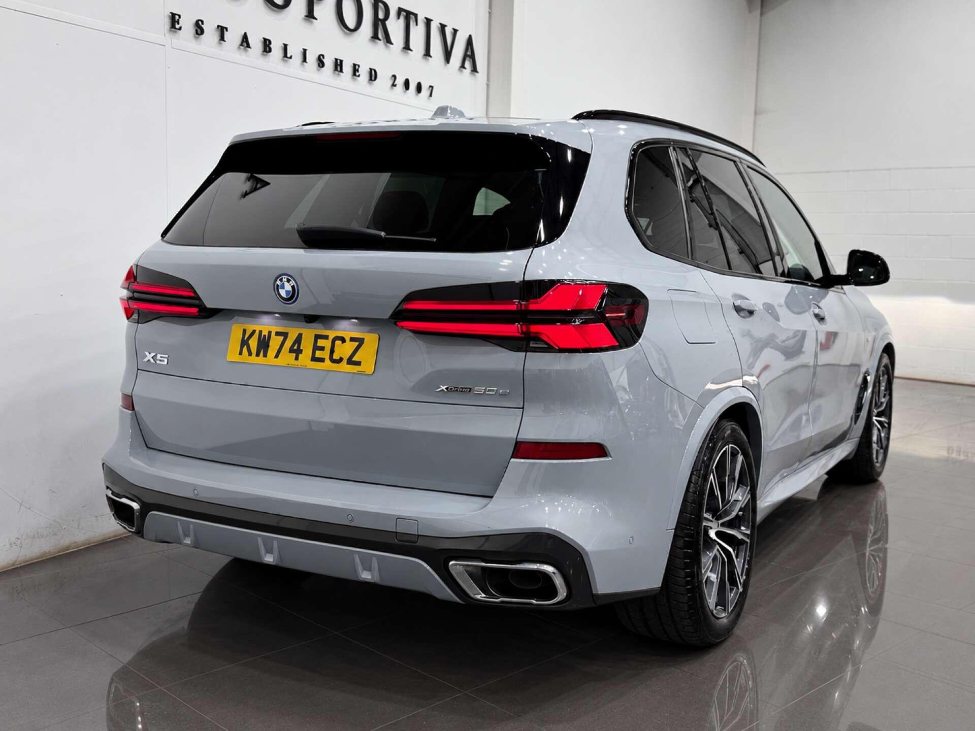 BMW X5 view 4