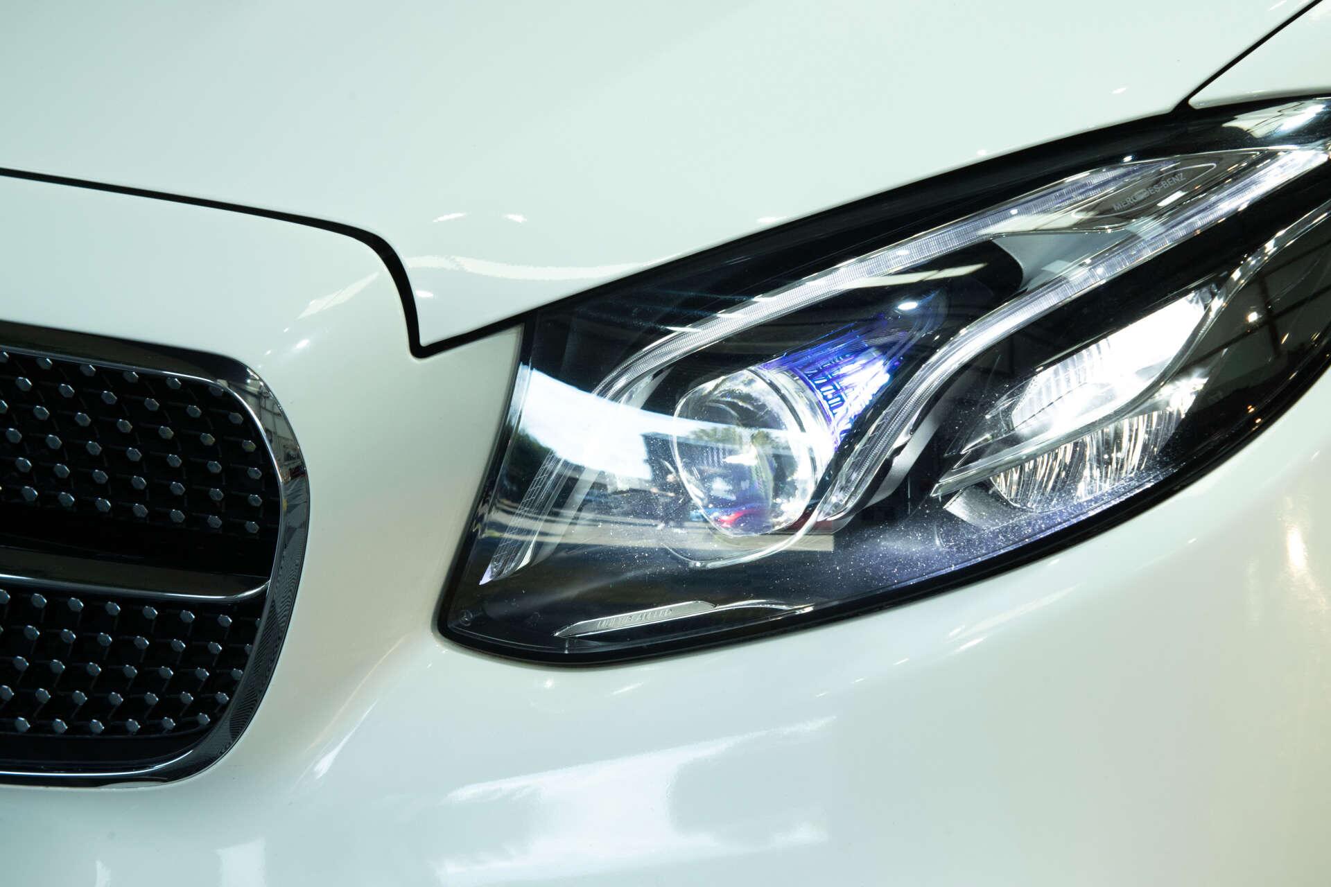 Mercedes-Benz E-Class view 11
