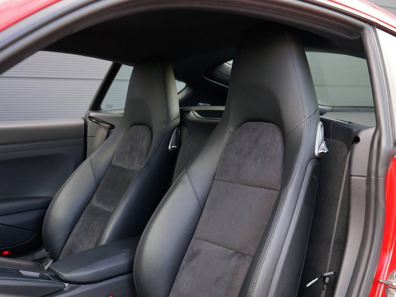 Porsche Cayman view 11