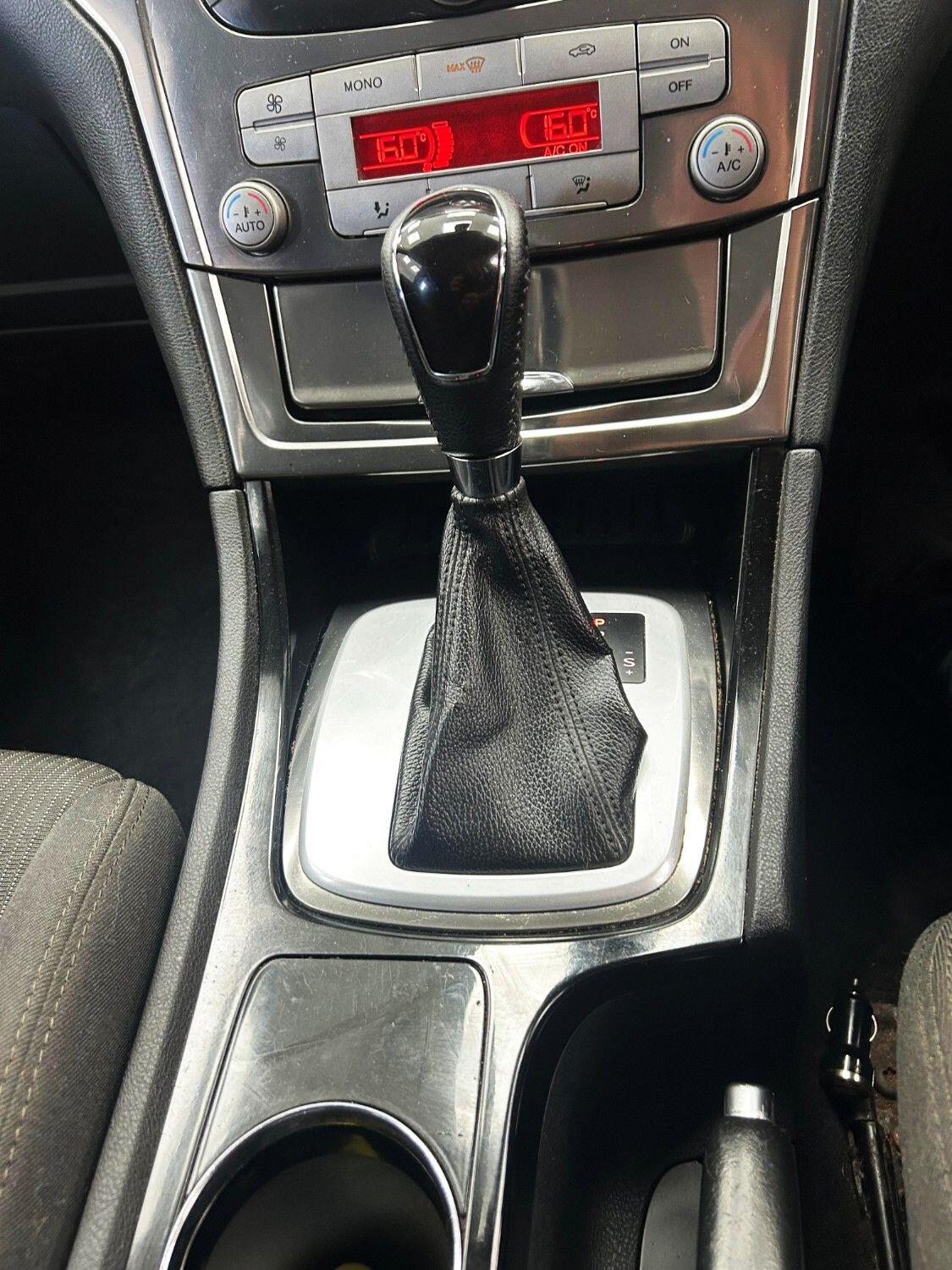 Ford Mondeo view 18