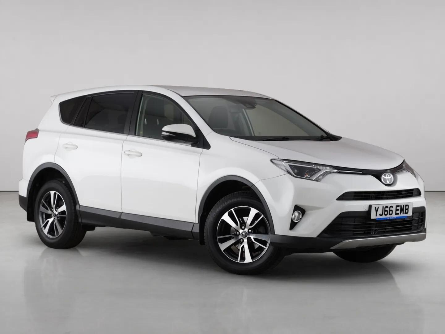 2017 Toyota Rav4 in White for sale