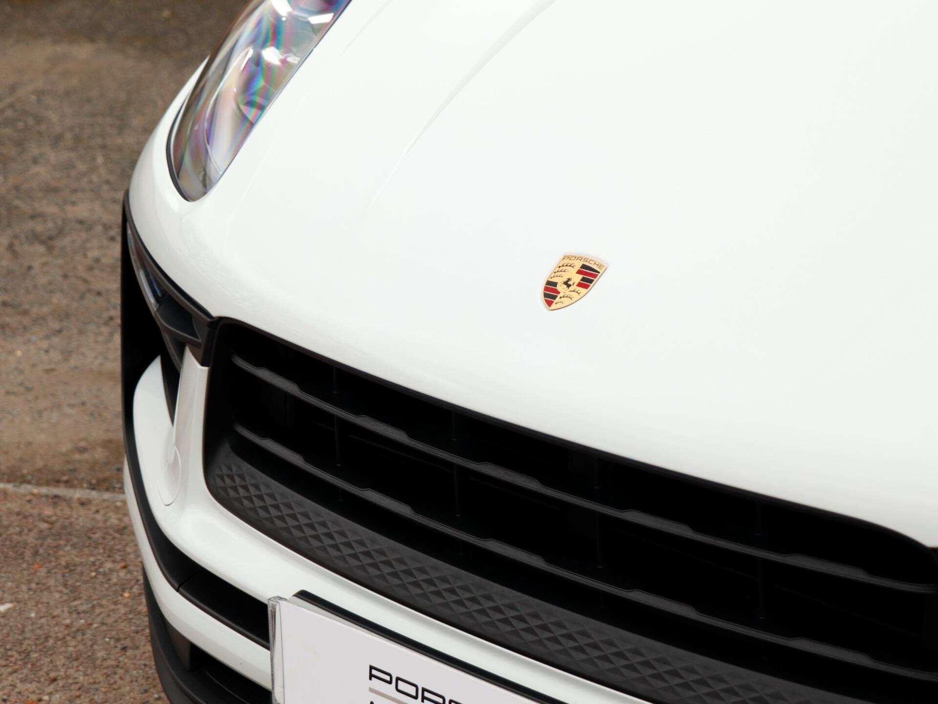 Porsche Macan view 30