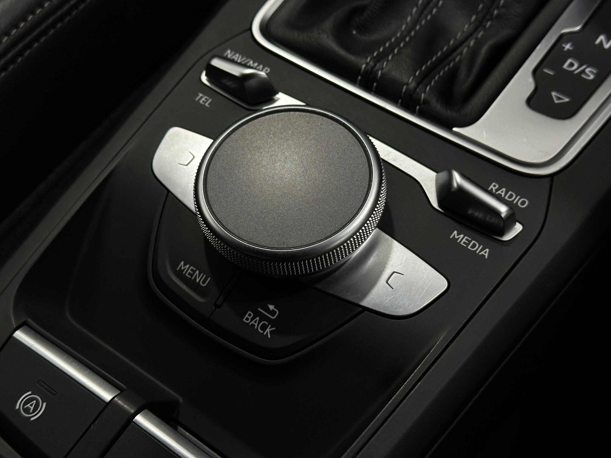 Audi Q2 view 21