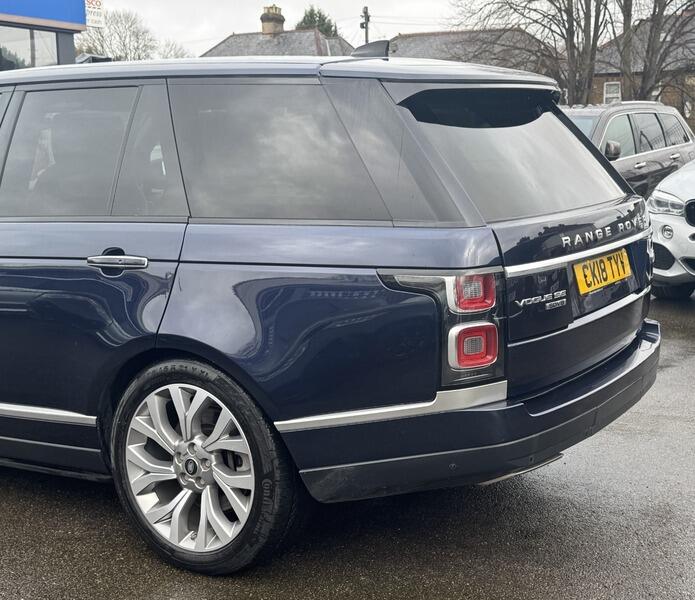 2018 Land Rover Range Rover image 16