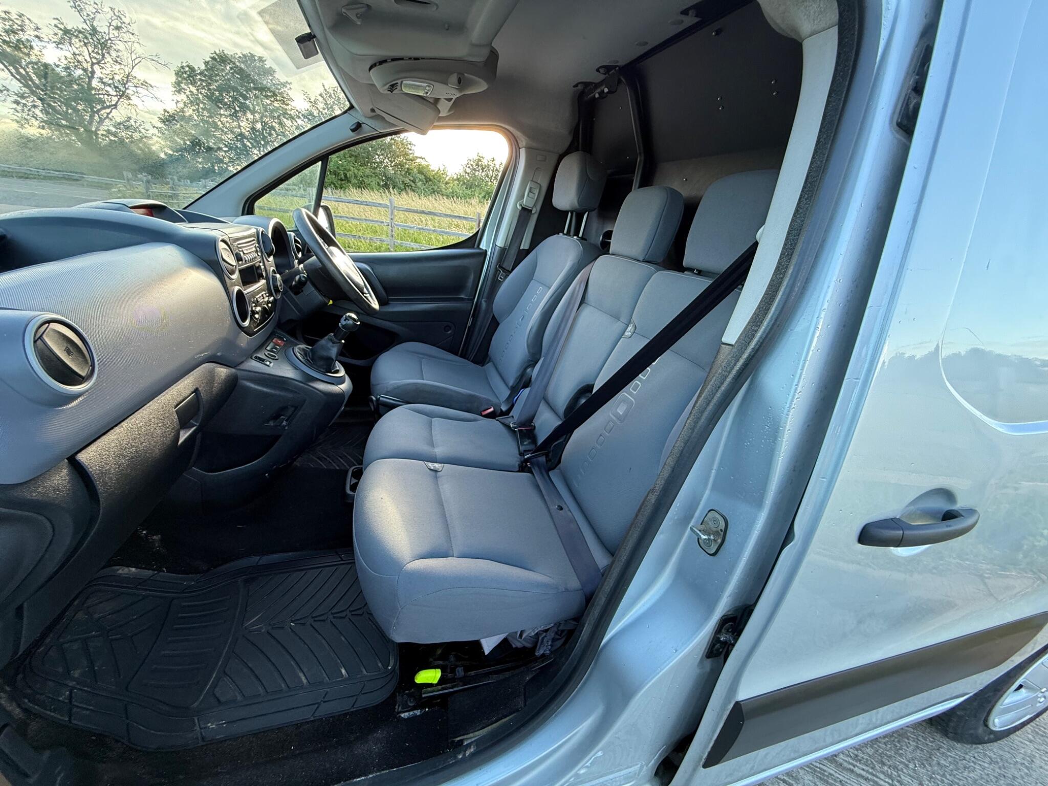 Citroen Berlingo 1.6 HDi 850 Enterprise L1 5dr — photo 36 of 92