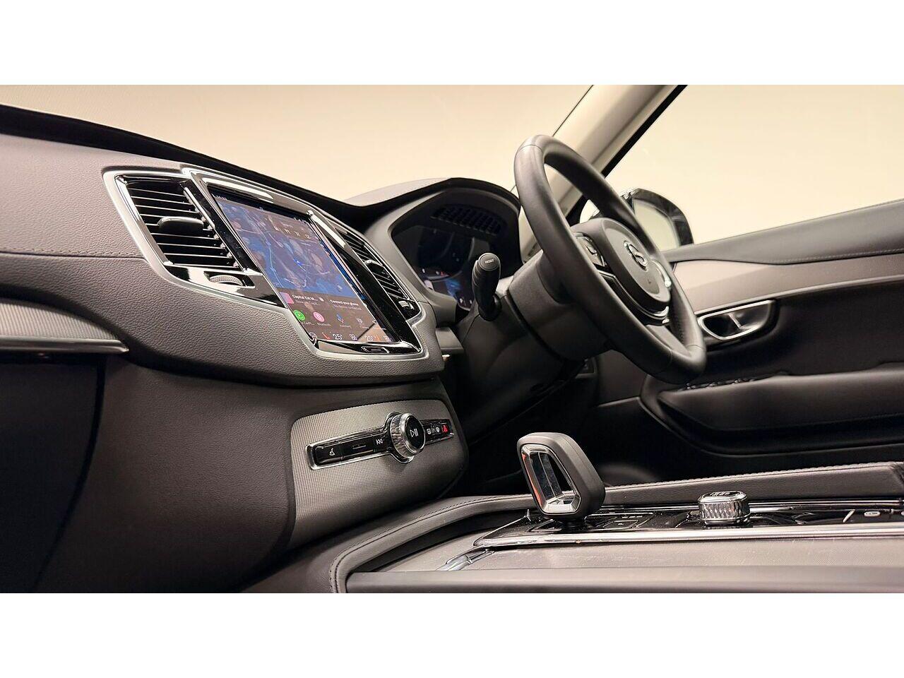 Volvo XC90 view 34