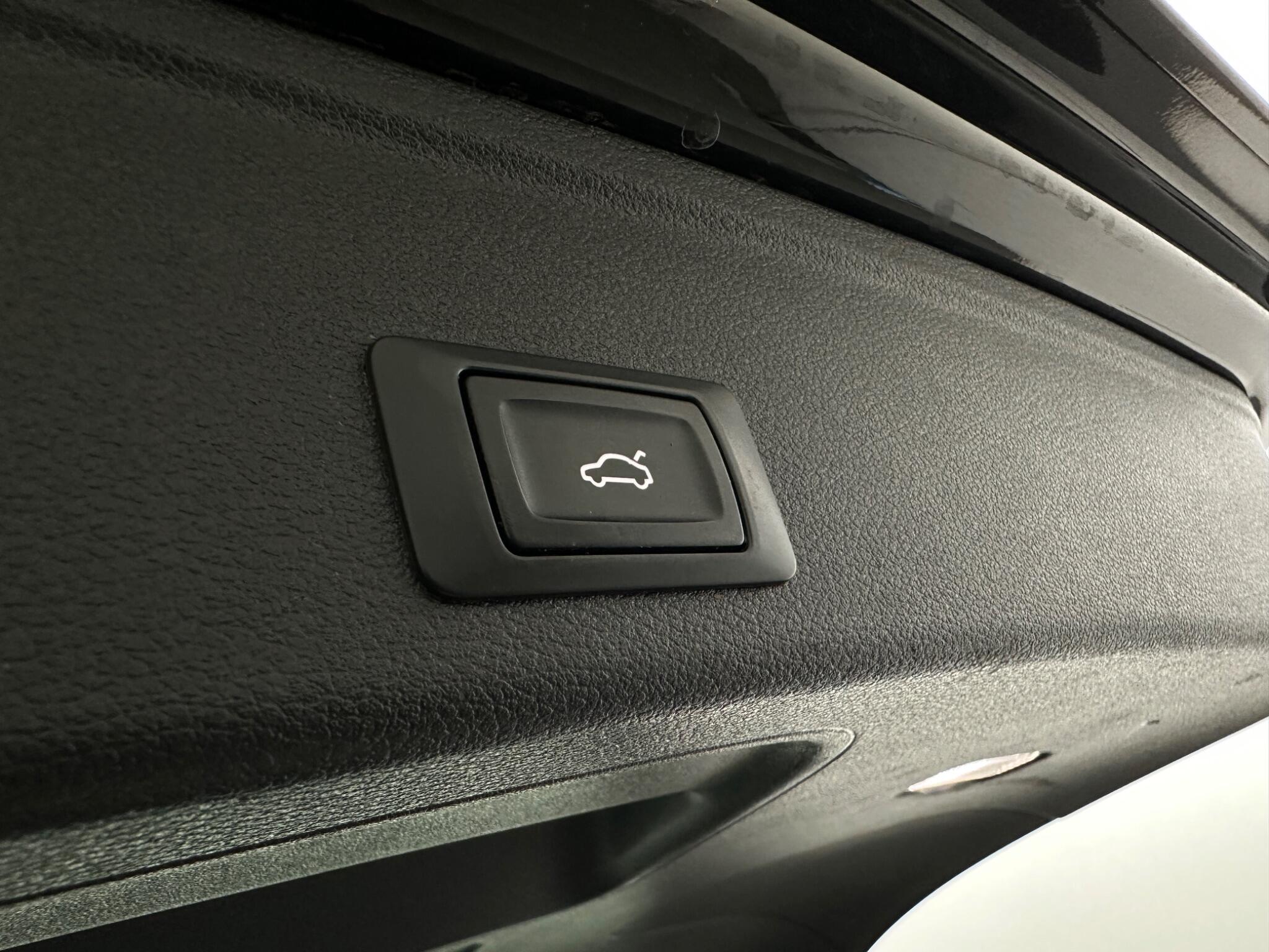 Audi A4 view 49