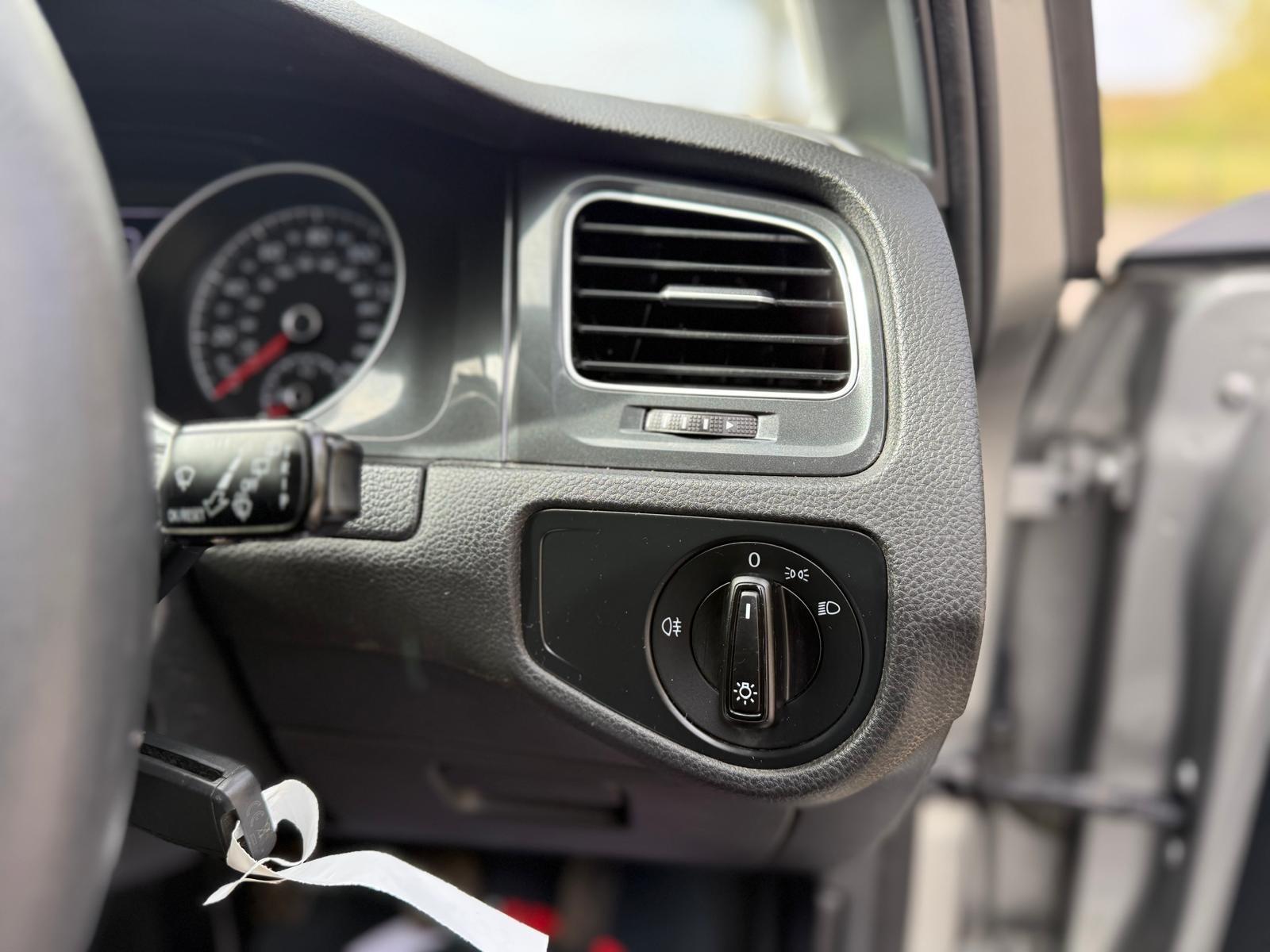 Volkswagen Golf view 44