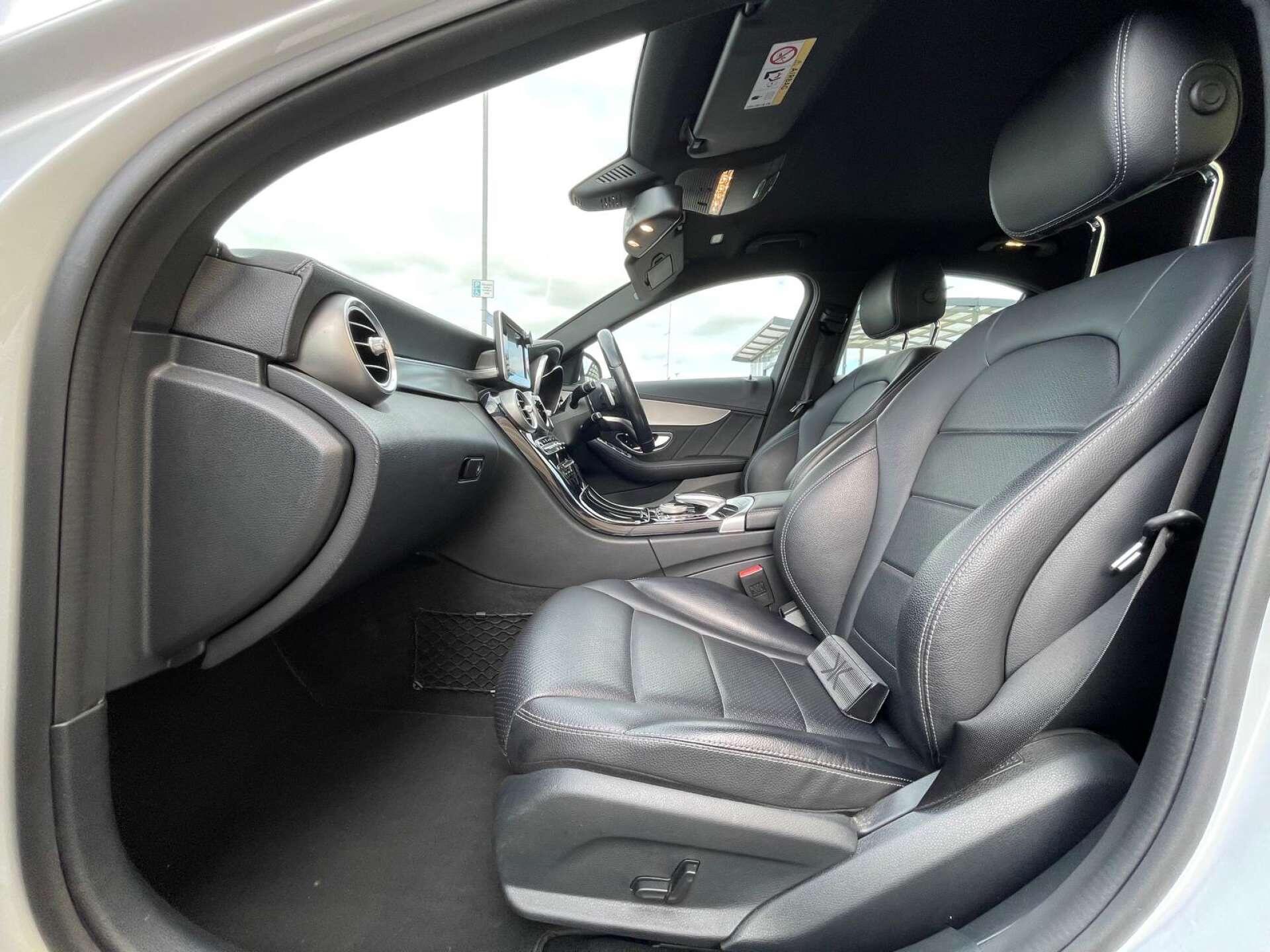 Mercedes-Benz C-Class view 40