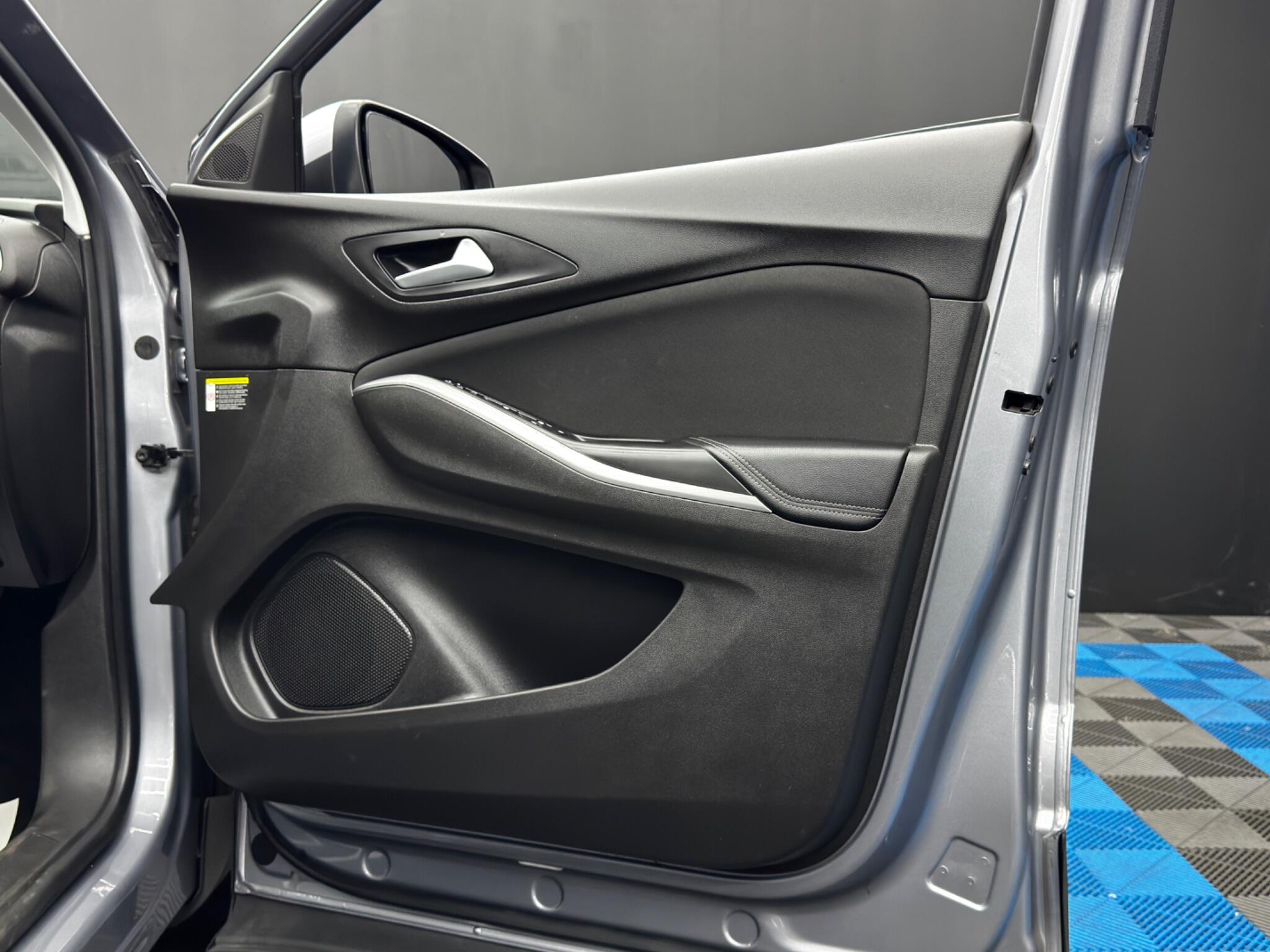 Vauxhall Grandland X view 35