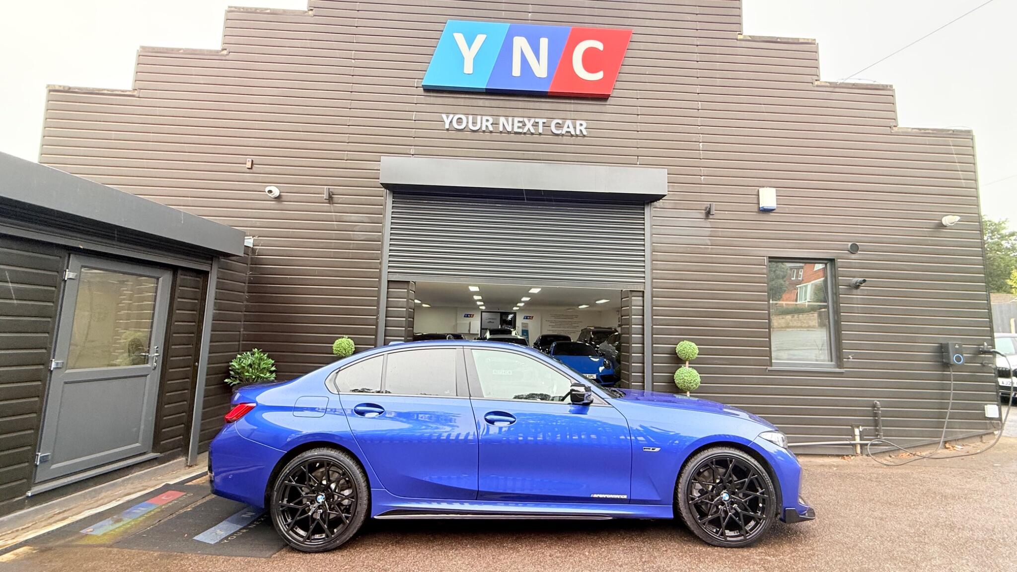 BMW 3 Series view 4