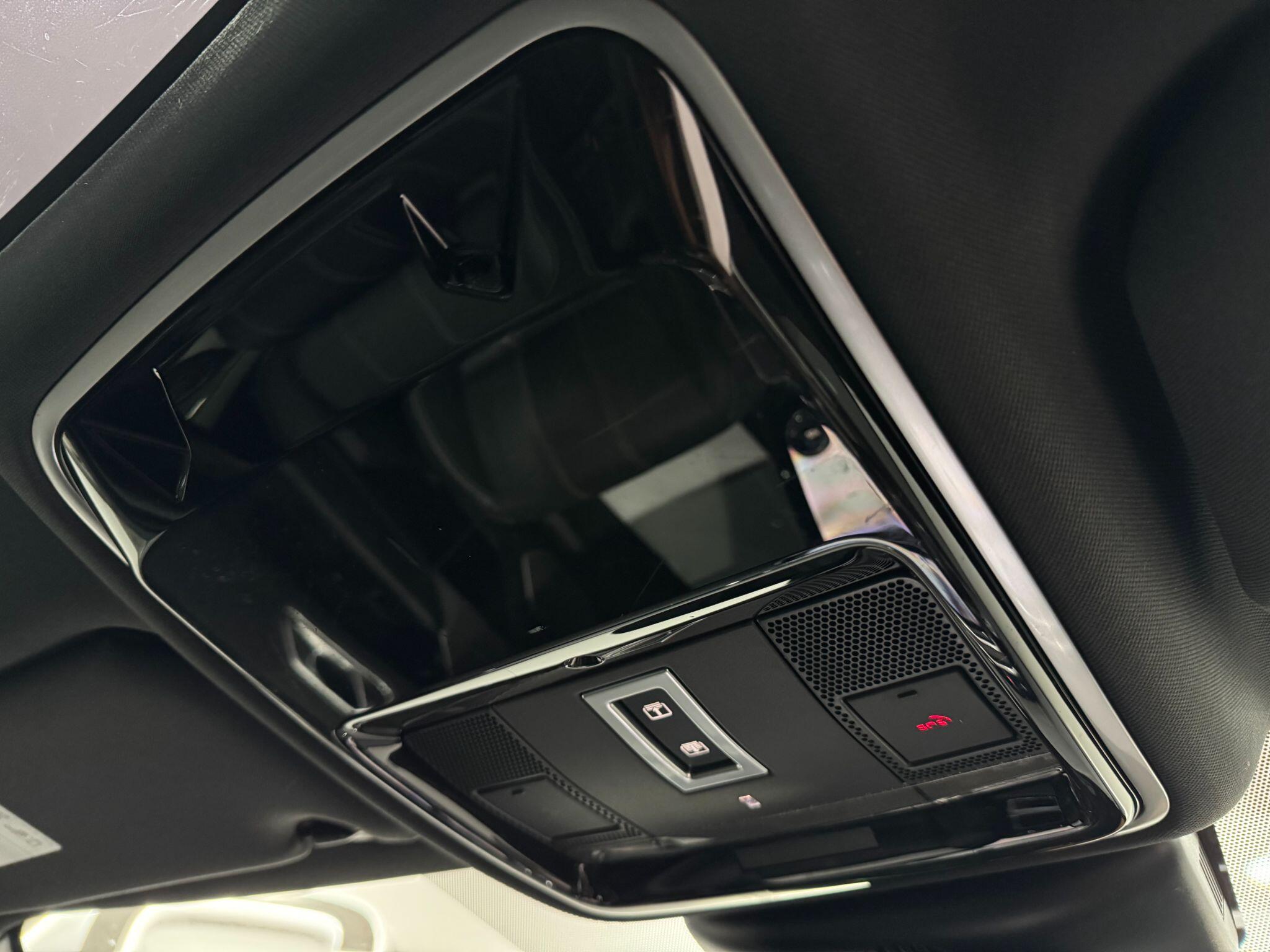 Land Rover Range Rover Velar view 26