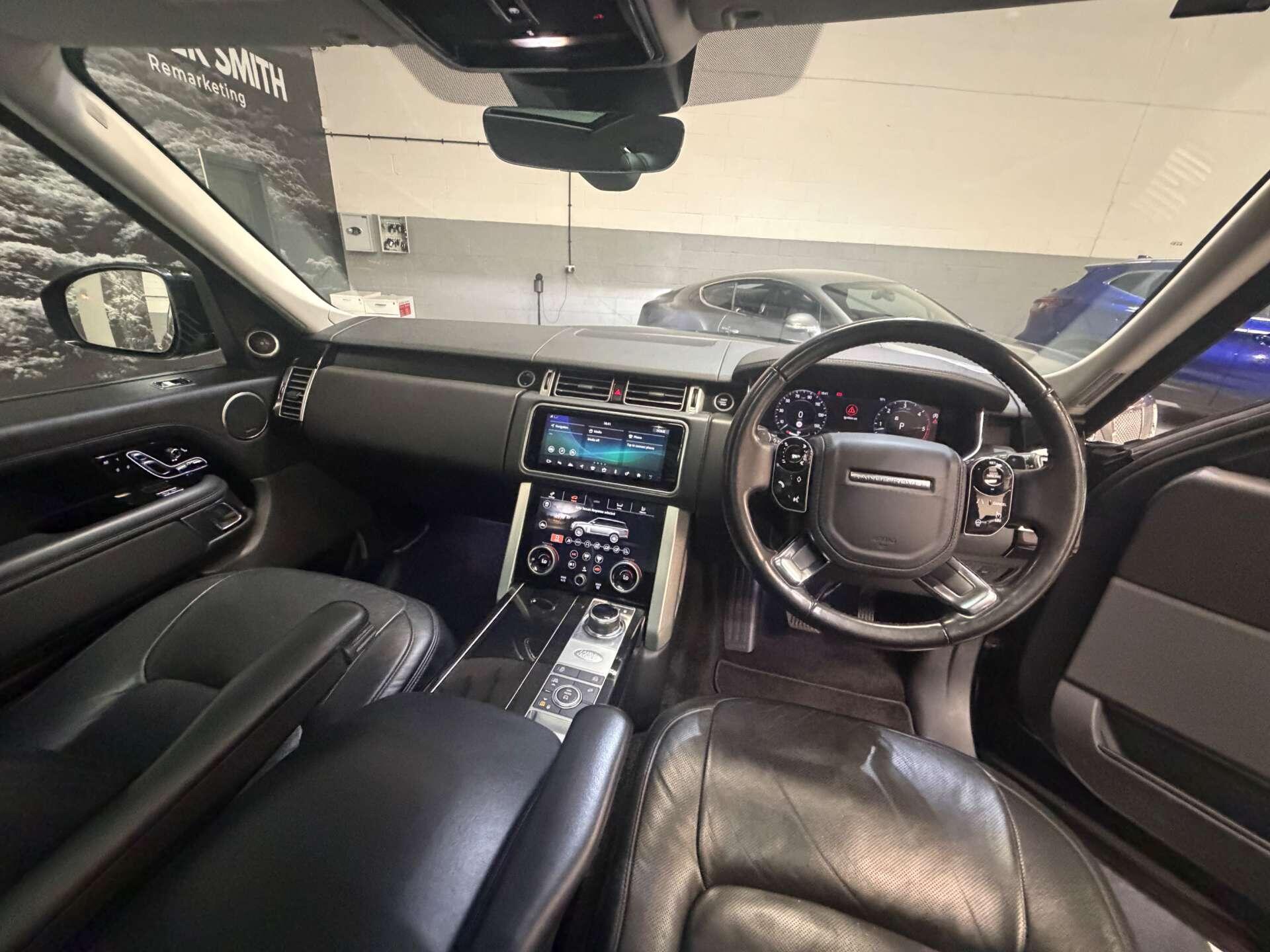 Land Rover Range Rover view 14