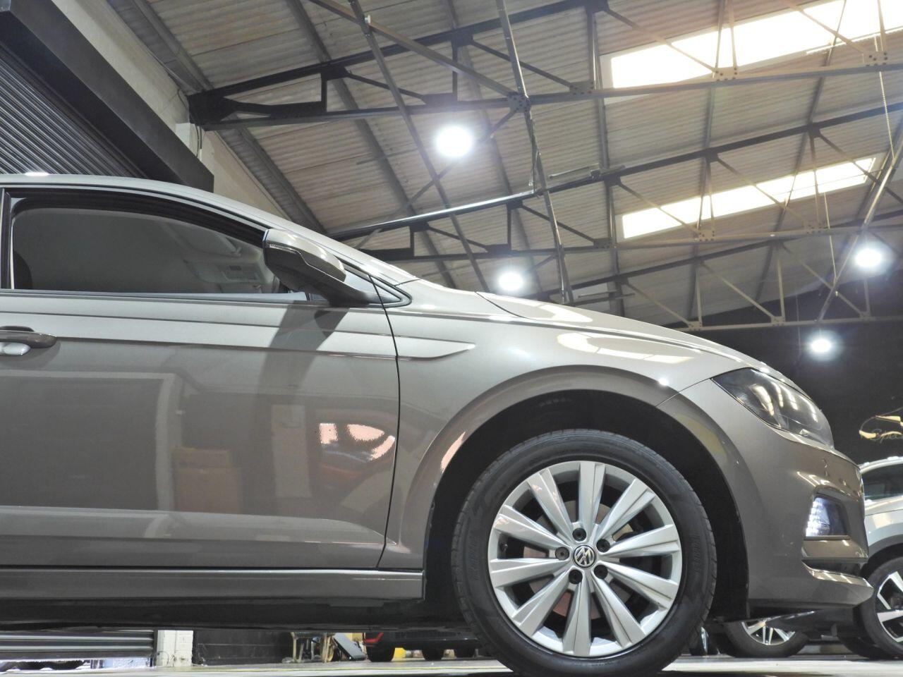 Volkswagen Polo view 10